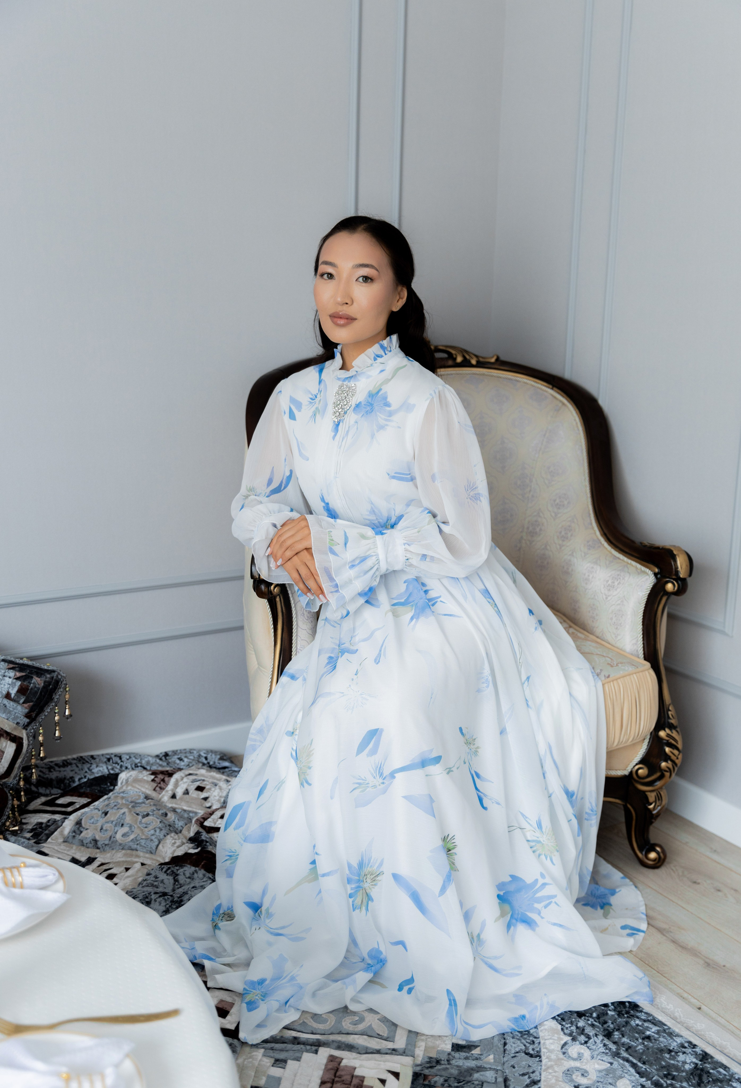 Жанна — сырга салу