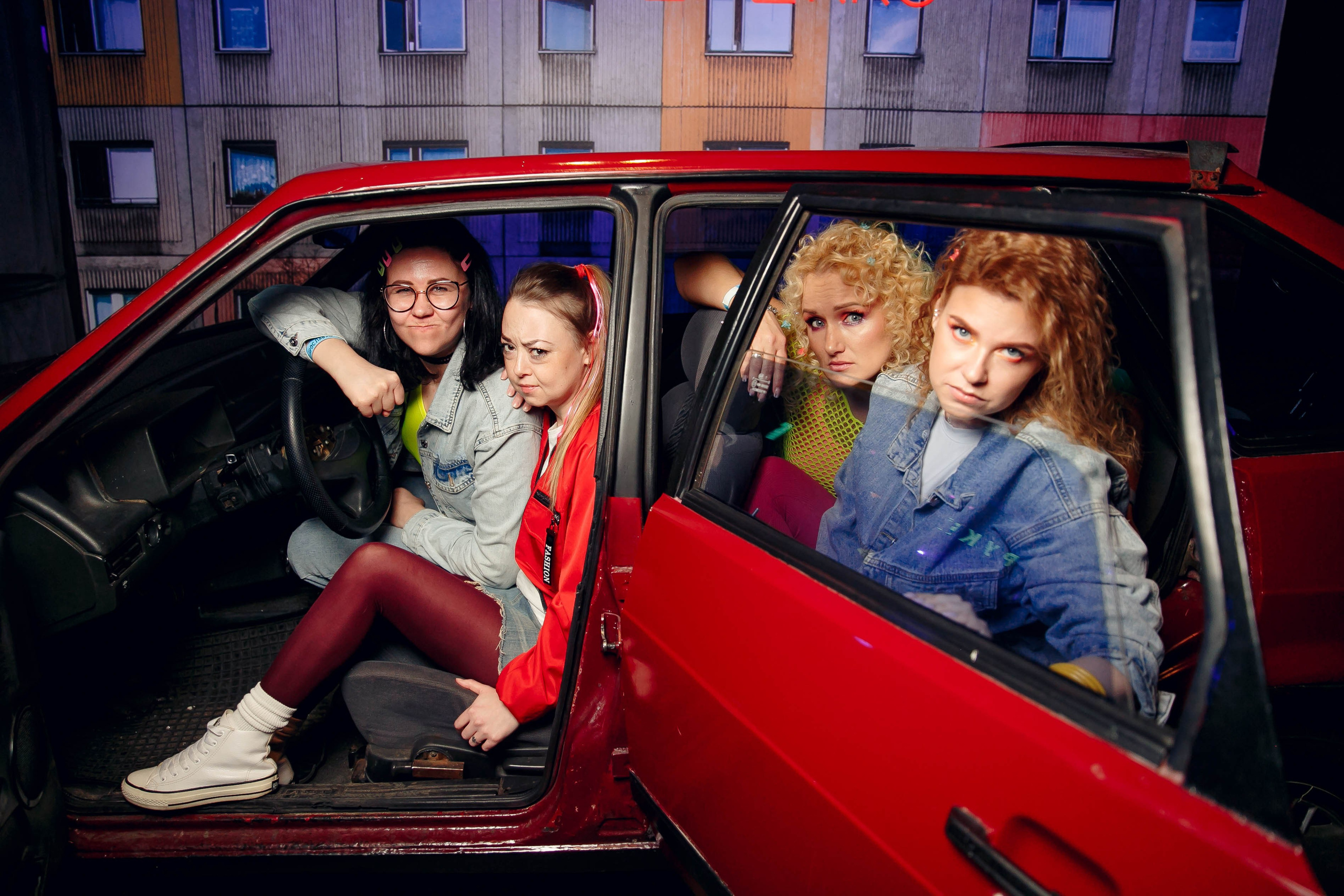 Фотосессия в стиле «90-е». Ваш репортажный фотограф Артемий Антонов