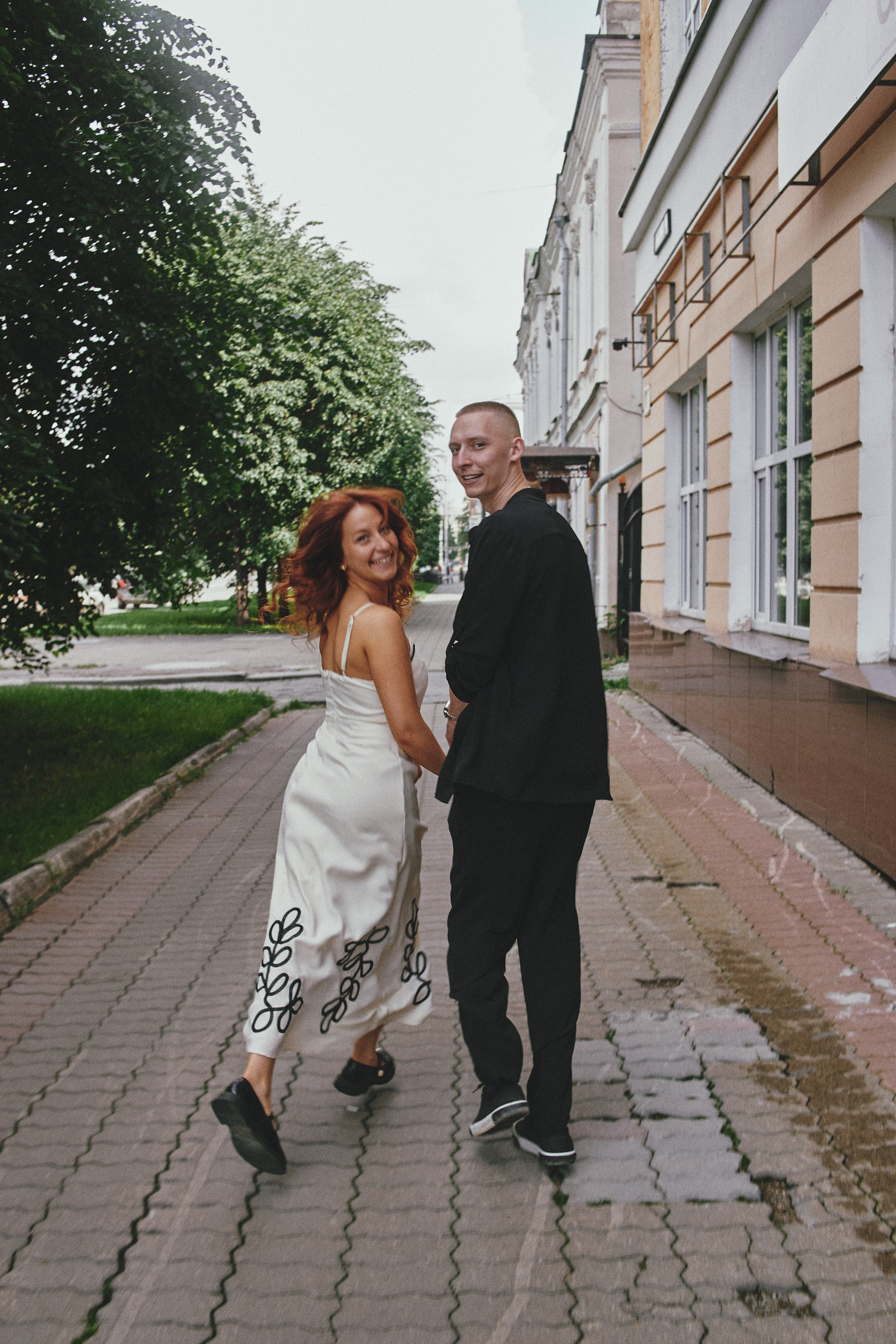 Марина и Слава. Прогулка по городу. Свадебный и семейный фотограф в Екатеринбурге Екатерина Бредик