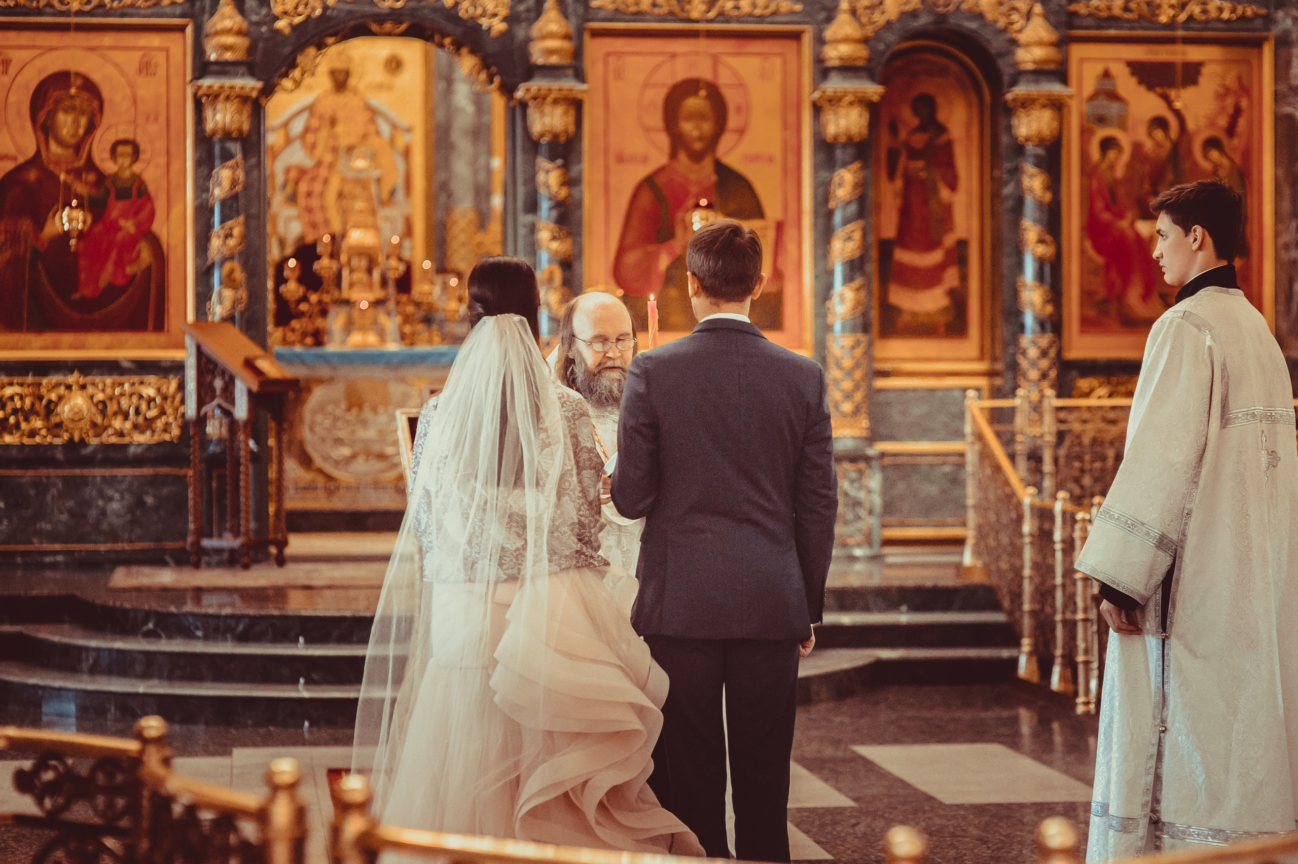 Съемка венчания в Москве. Фотосессия таинства в церкви