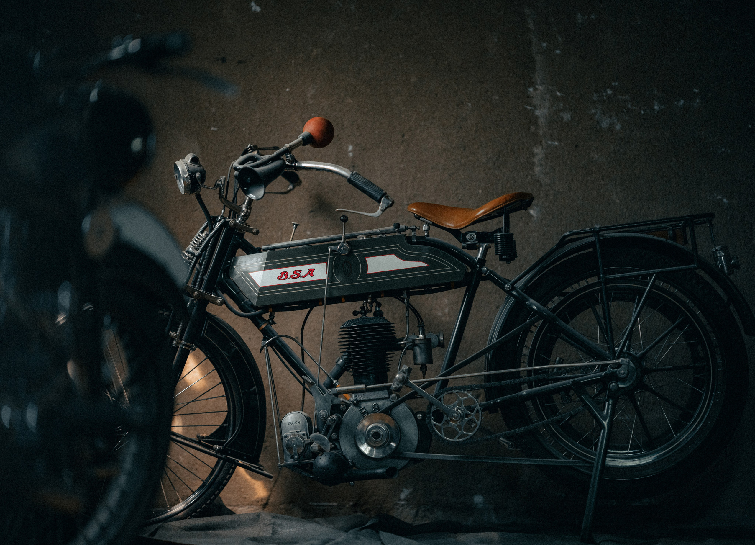 Съемка мотоцикла 1908 года производства для частной коллекции. Фотограф Олег Сотник