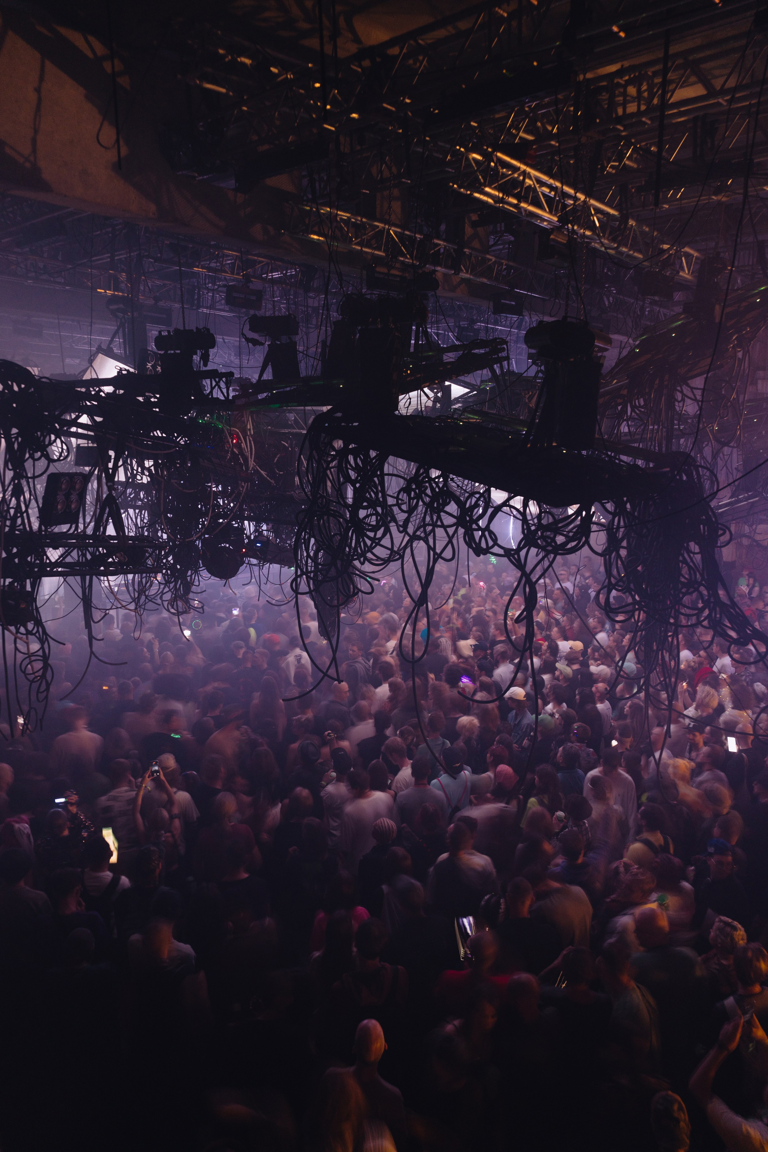 Outline 2024. @tomrus: Рустам Шагиморданов — фотограф