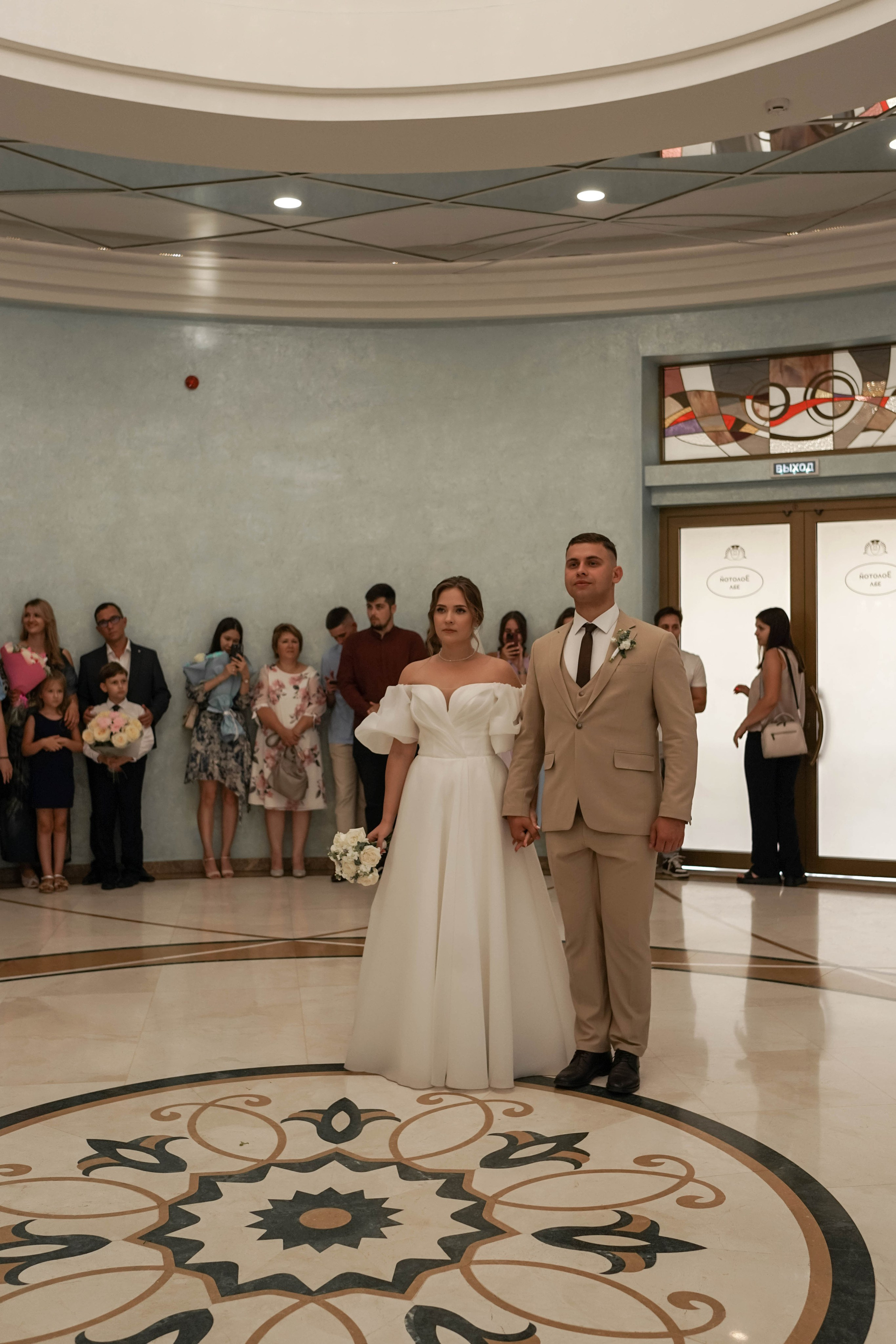 Лиза и Сережа: регистрация, прогулка и банкет. Фотограф в Иркутске