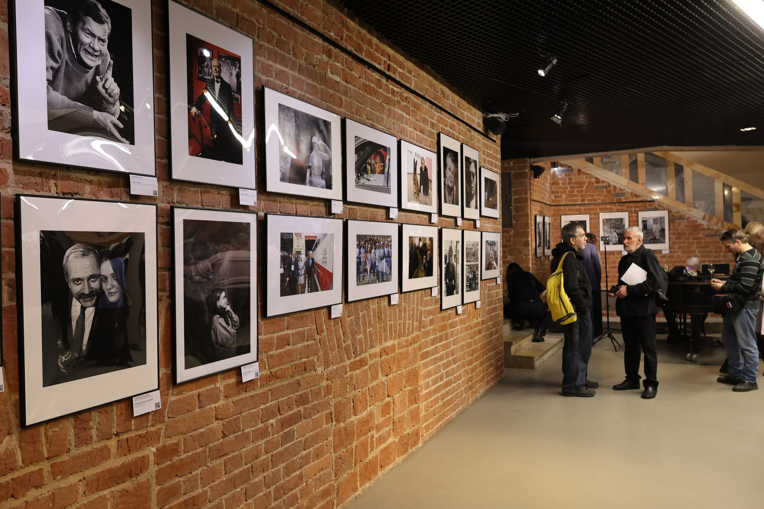КОРИФЕИ. Репортажный, архитектурный, театральный и файн-арт фотограф Лена Мельникова в Москве