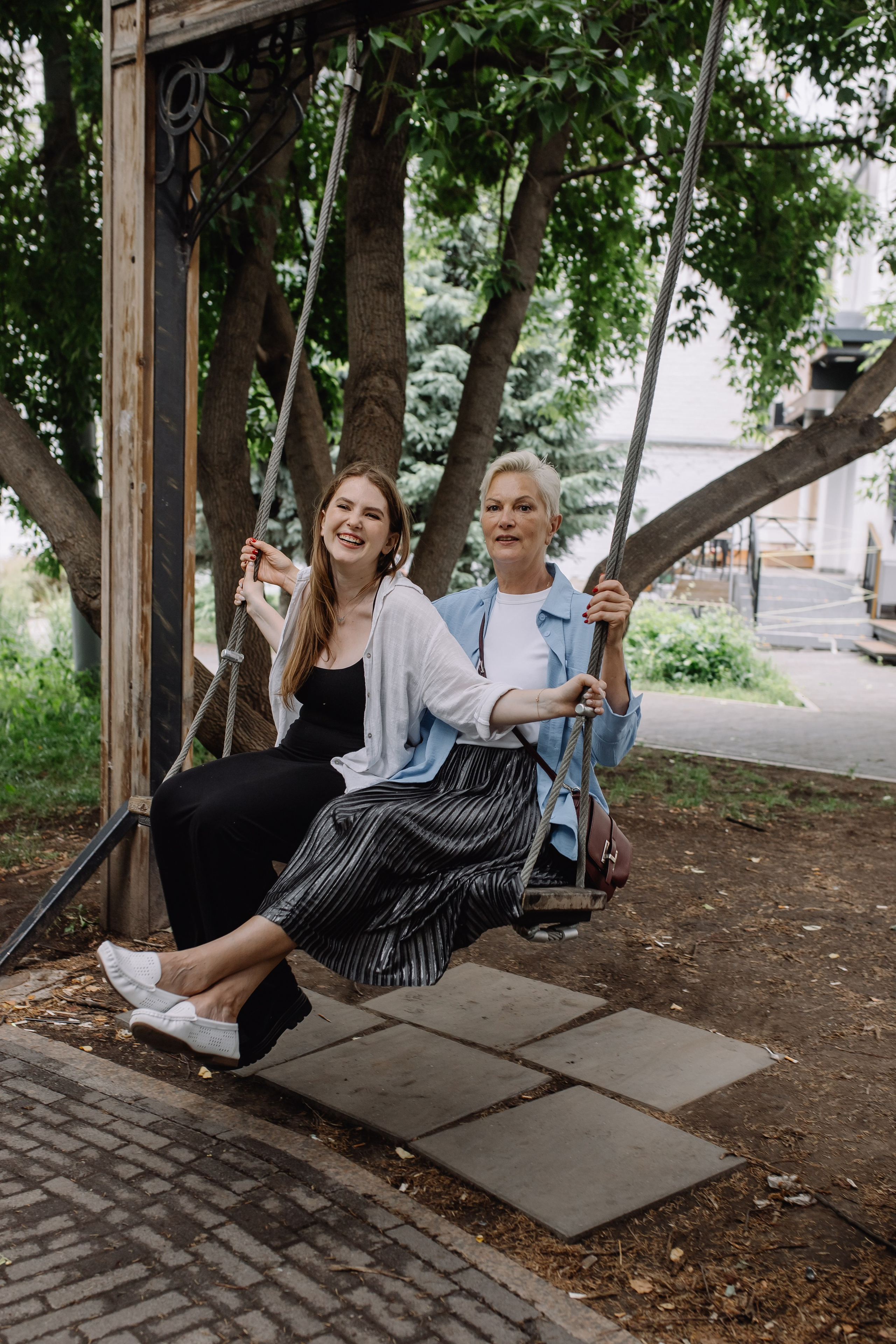 Прогулка Аси с мамой. Женский и семейный фотограф в Томске Алиса Качан