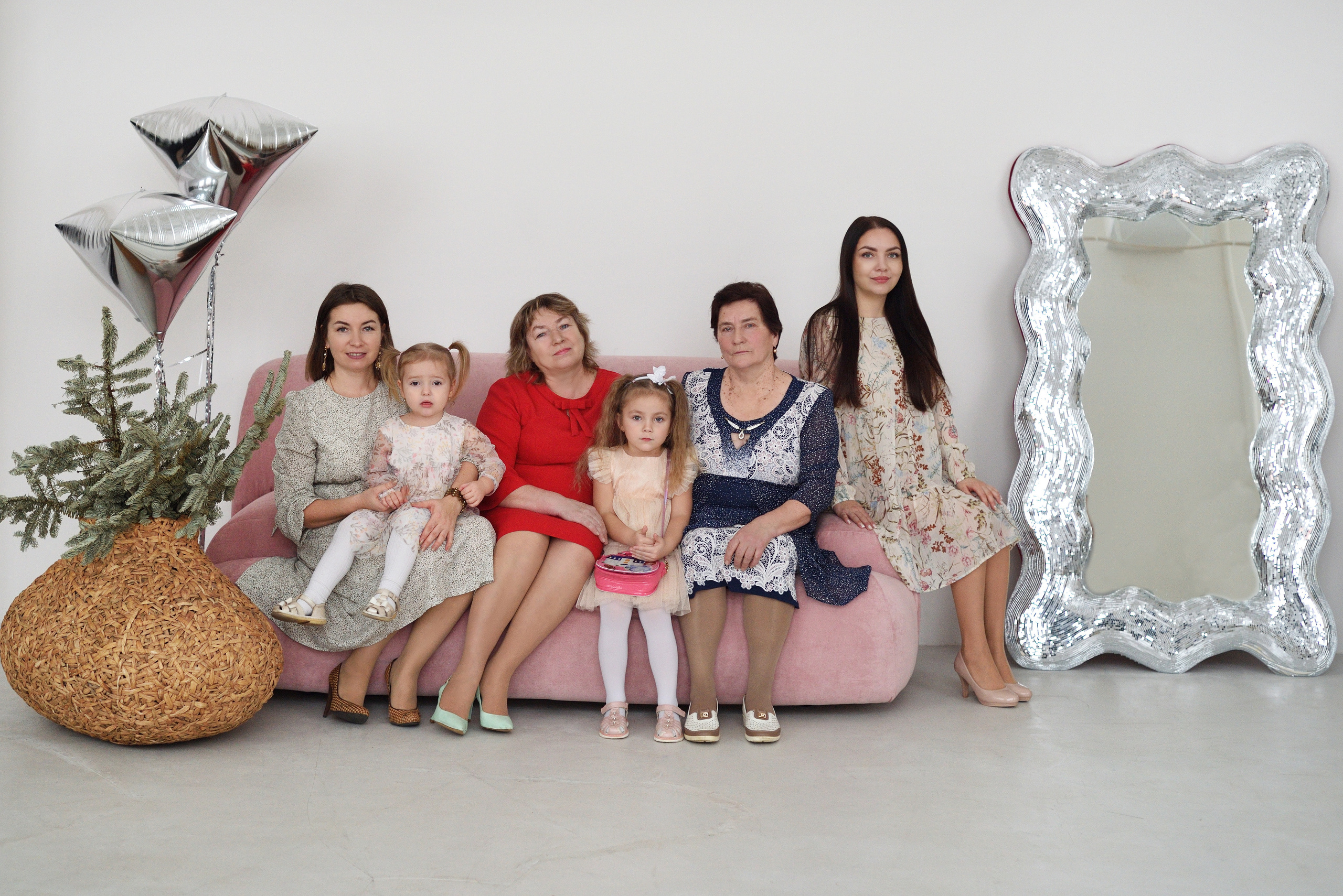 Семейная съёмка студия Чебоксары. Семейный и школьный Фотограф Чебоксары