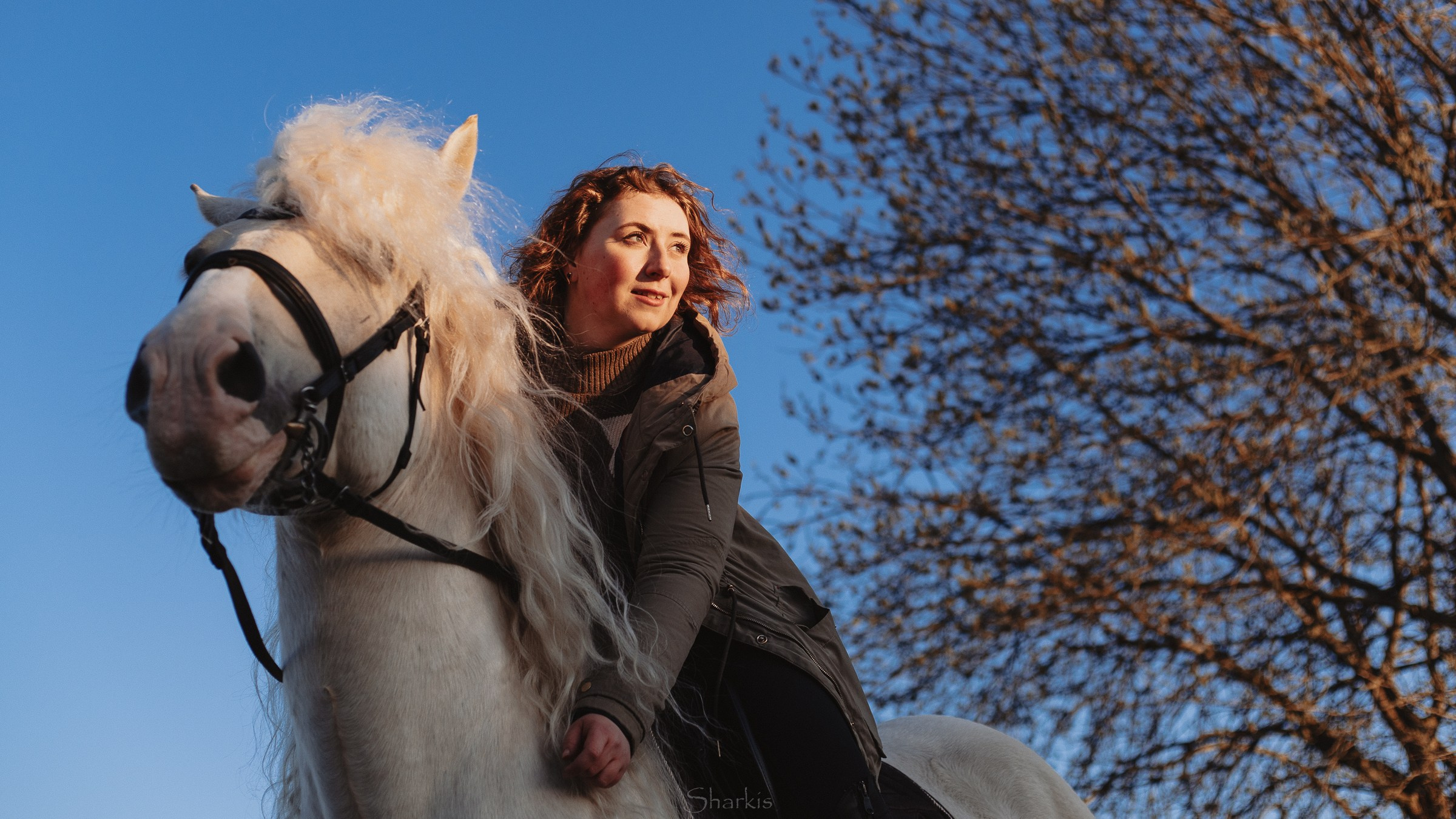 Катя и Гладиолус. Фотограф Елизавета Филатова