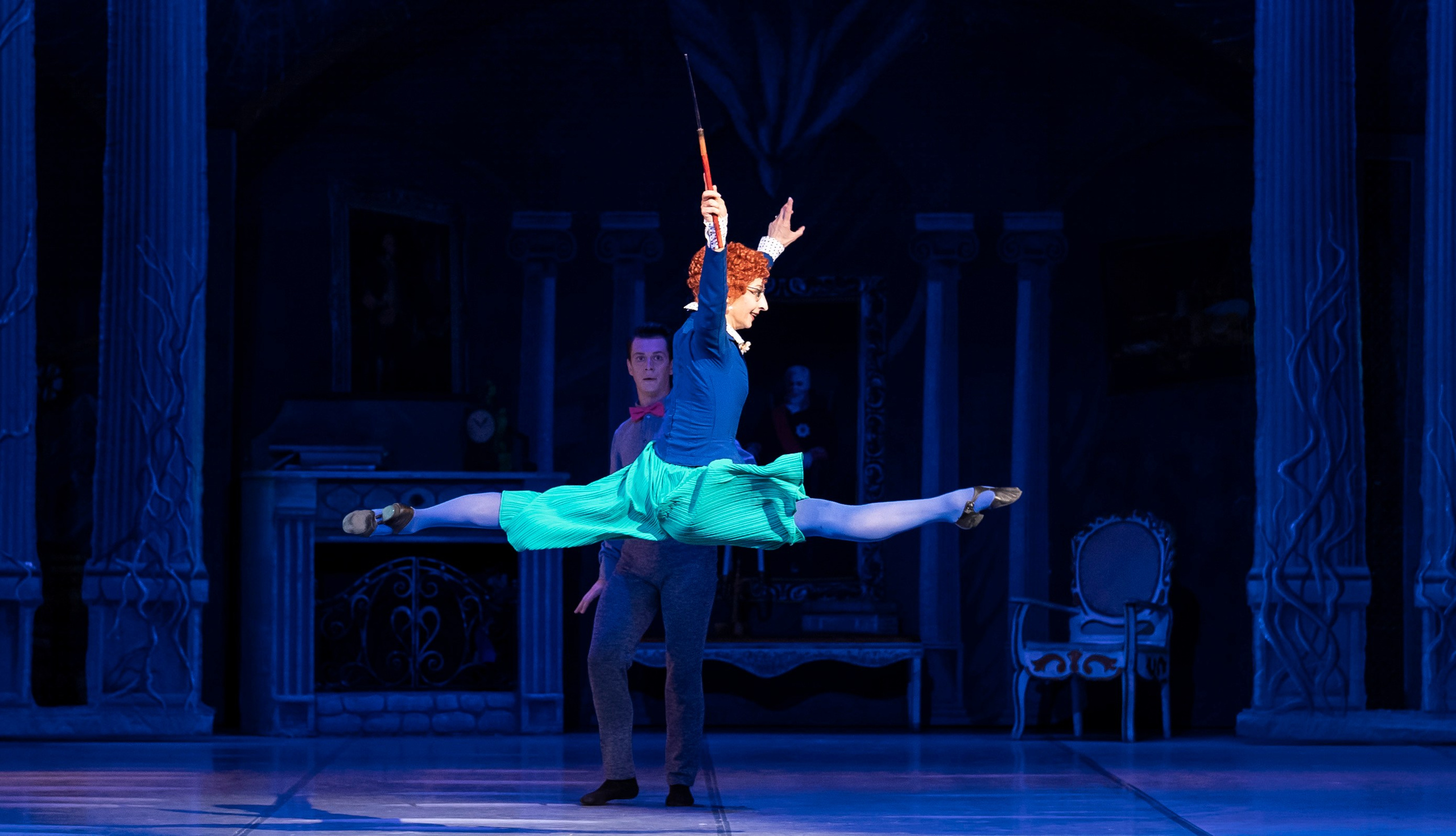 Продавец игрушек Воронежкского театра оперы и балета для Летних балетных сезонов. Балетный фотограф Москва Майоров Николай