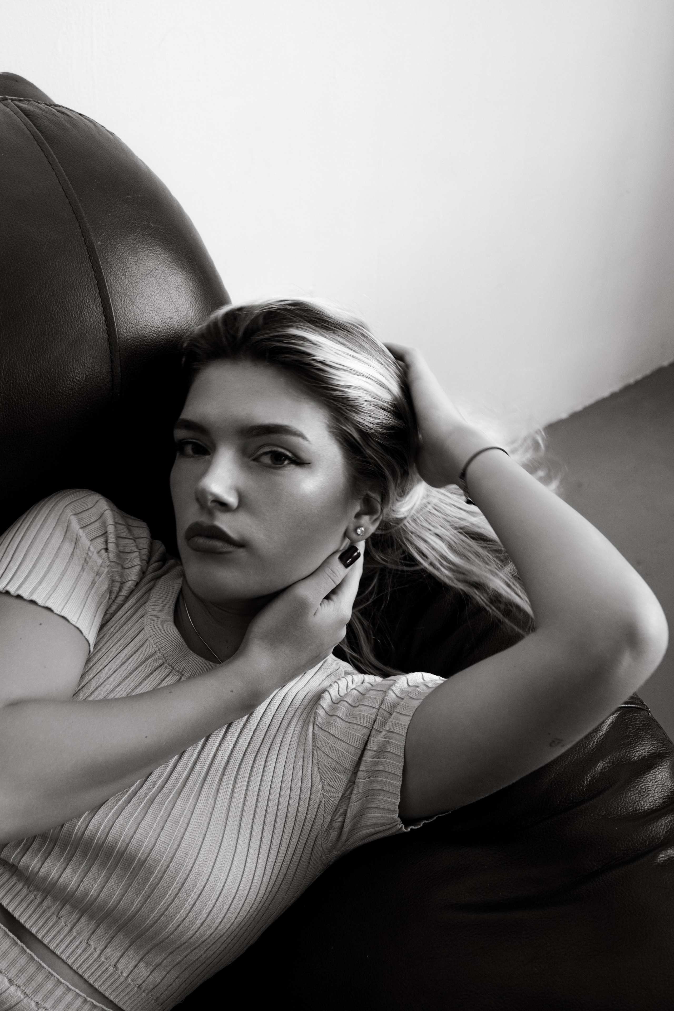 Дарья индивидуальная студийная фотосессия. Профессиональный фотограф в Твери Иванова Юлия