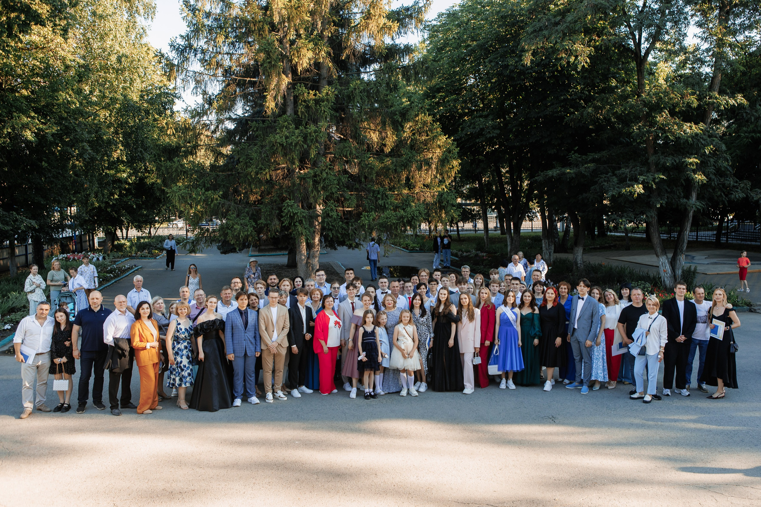 Выпускной Гимназия 12 2024 г. Свадебный и портретный Фотограф в Липецке Дмитрий Котюков