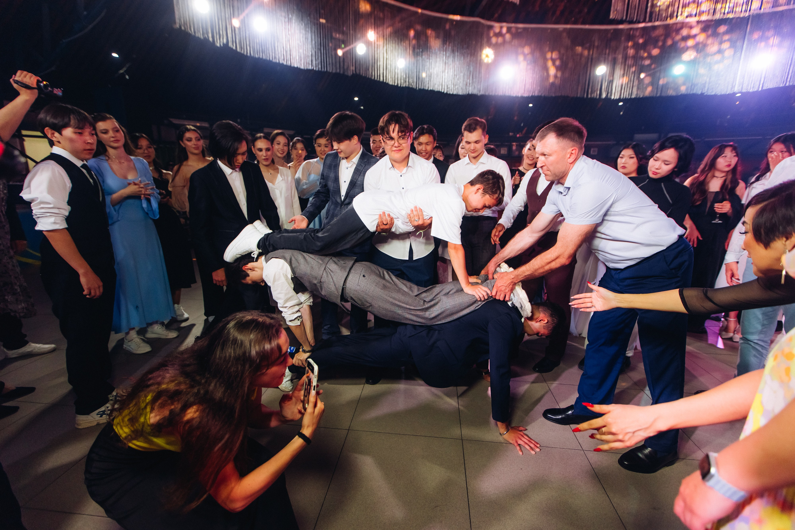 Выпускной вечер. 49 школа. Баран на корове. Свадебный и семейный фотограф в Улан-Удэ