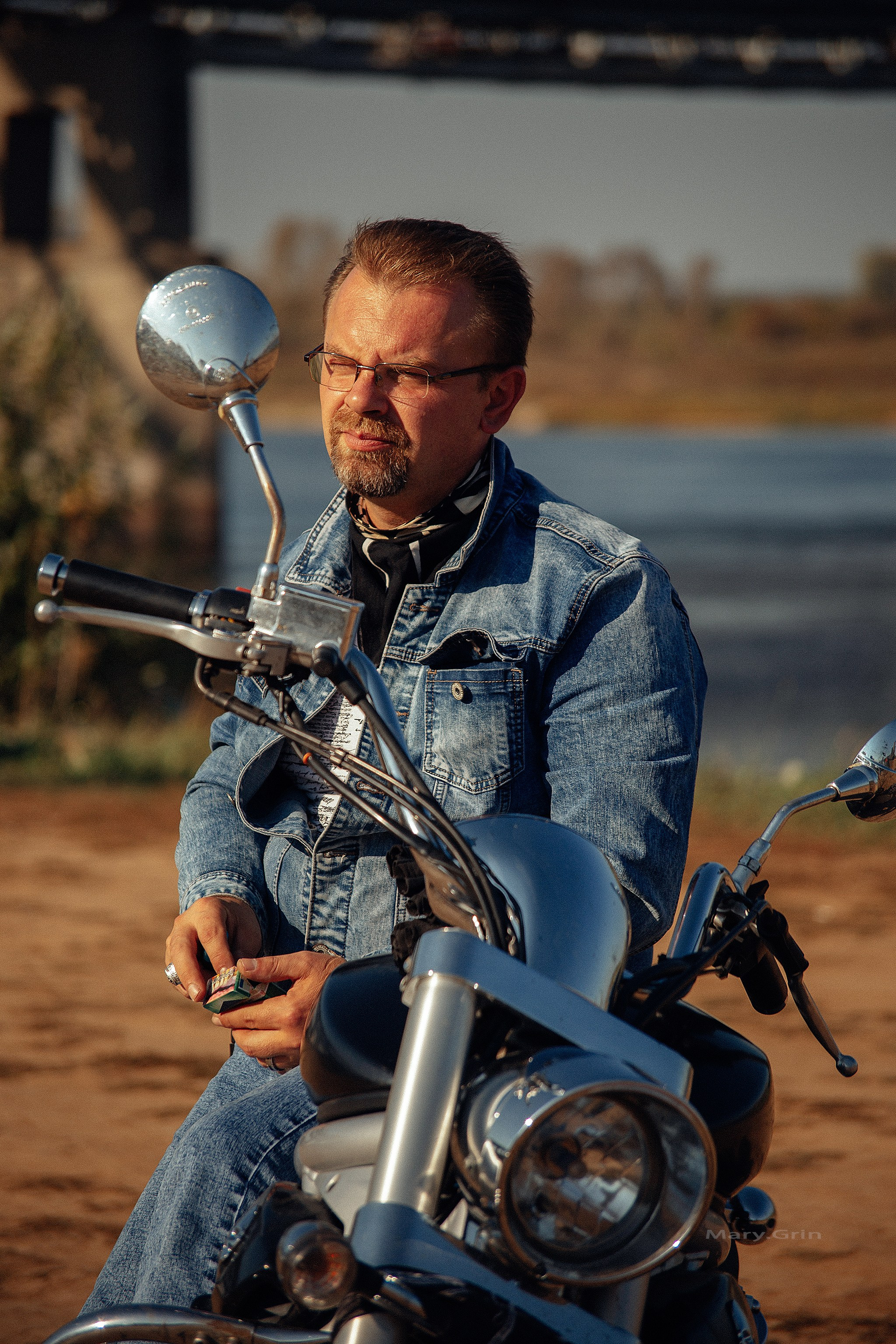 Дмитрий с мотоциклом. Детский и семейный фотограф, фотограф мероприятий Нижний Новгород