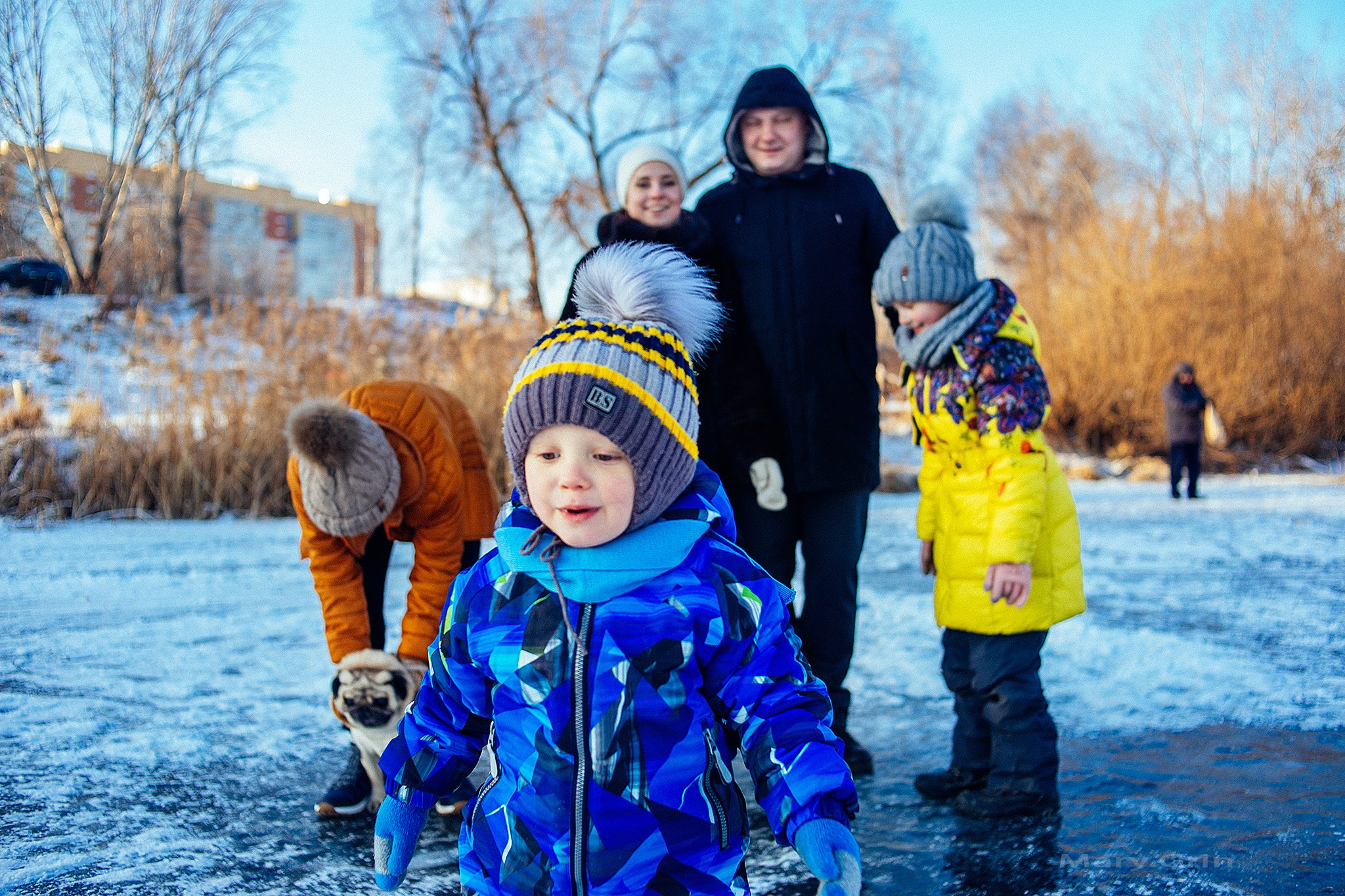 Зимняя фотопрогулка на мещерском озере с мандаринами. Детский и семейный фотограф, фотограф мероприятий Нижний Новгород