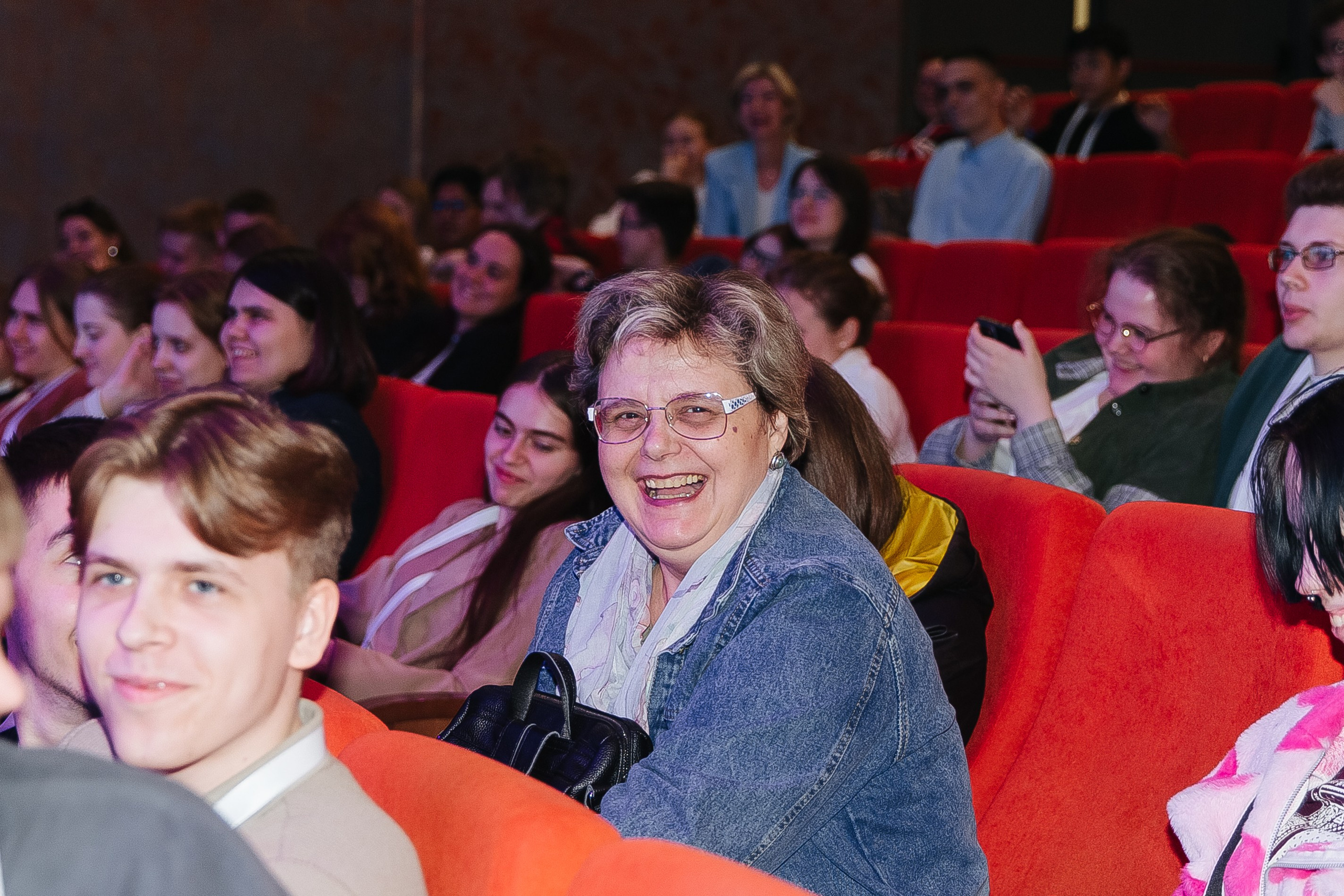 Сбер лекция по ИИ. Фотограф в Красноярске Любовь Малеева