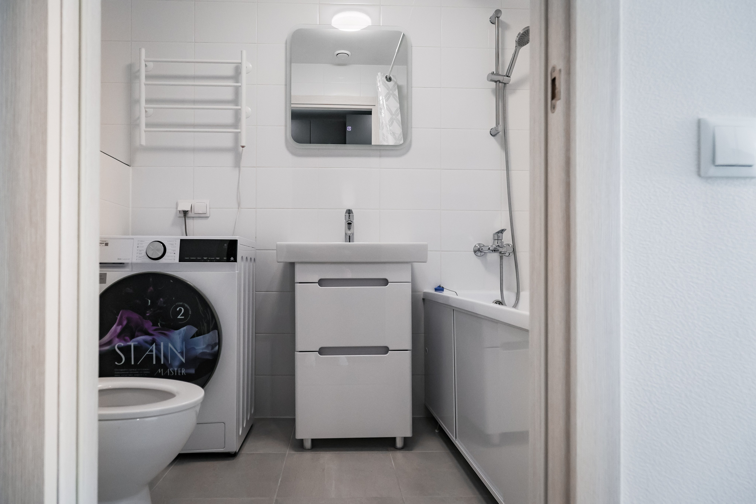 APARTMENT COMPLEX INTERIOR. Mixturecaptures