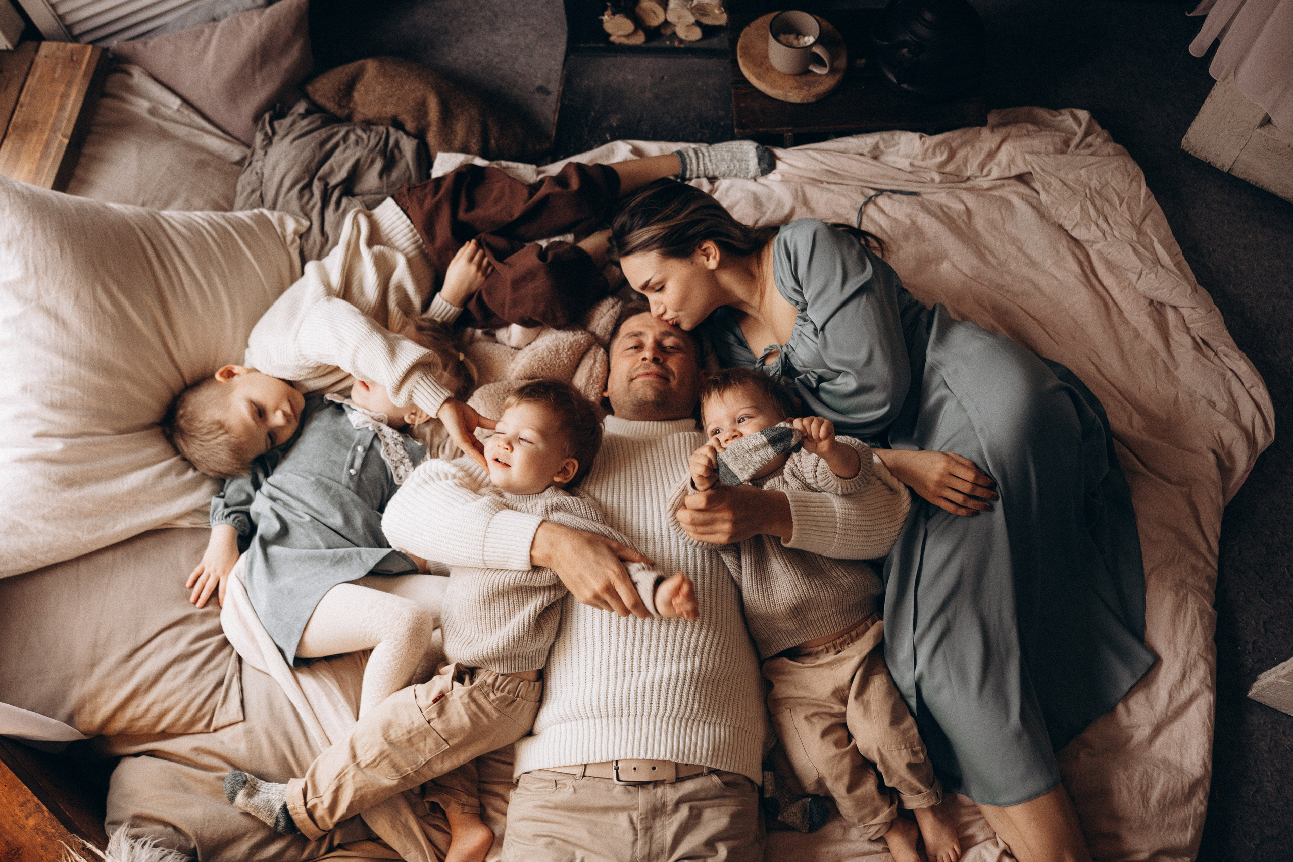 Яна и Ильсур, загородная Фотостудия. Фотограф Новорожденных в Москве. Семейные истории в стиле LIFE