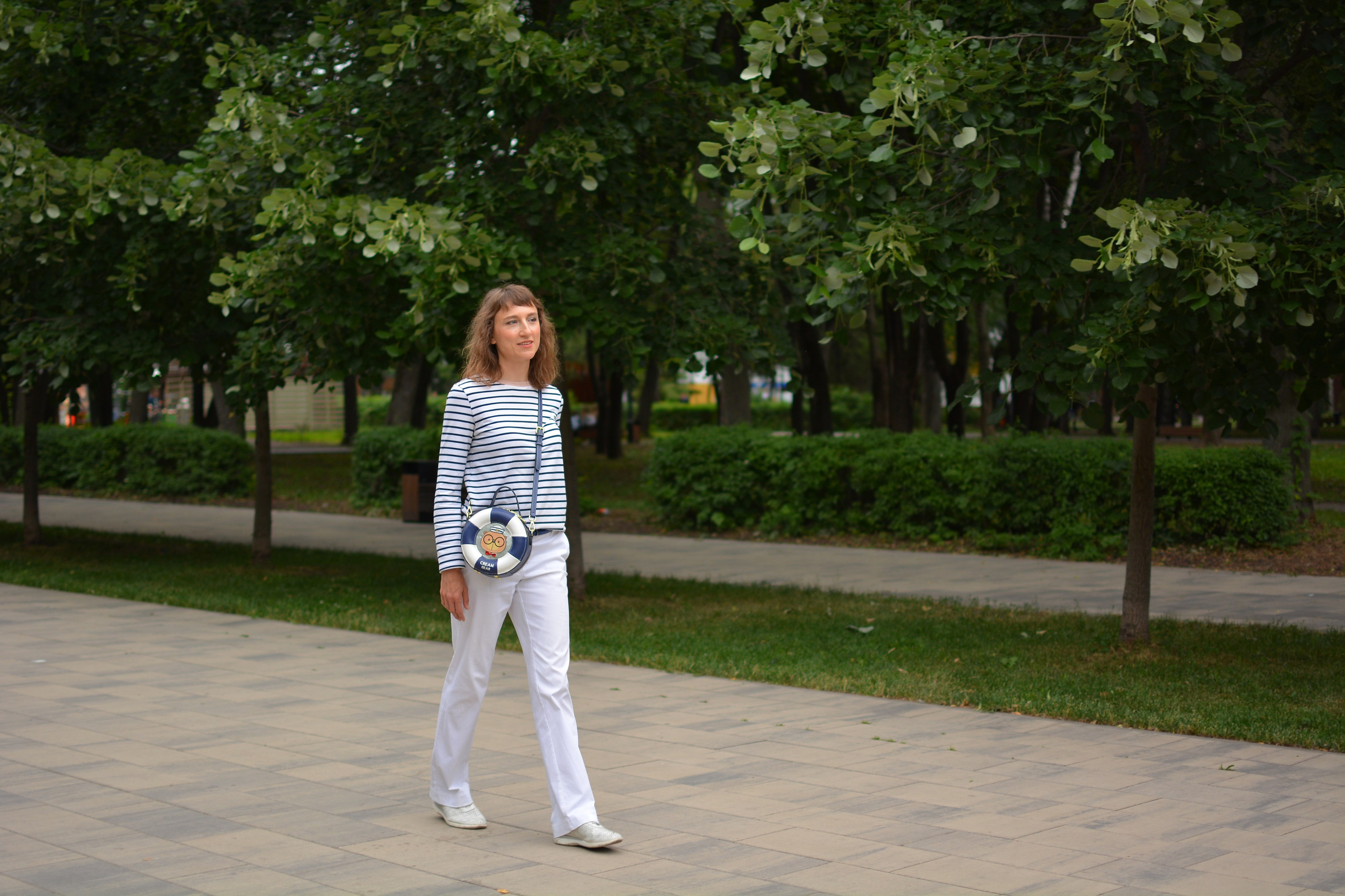 Марина прогулка в Быхановом саду. Семейный и детский фотограф в городе Грязи Олеся Огурцова