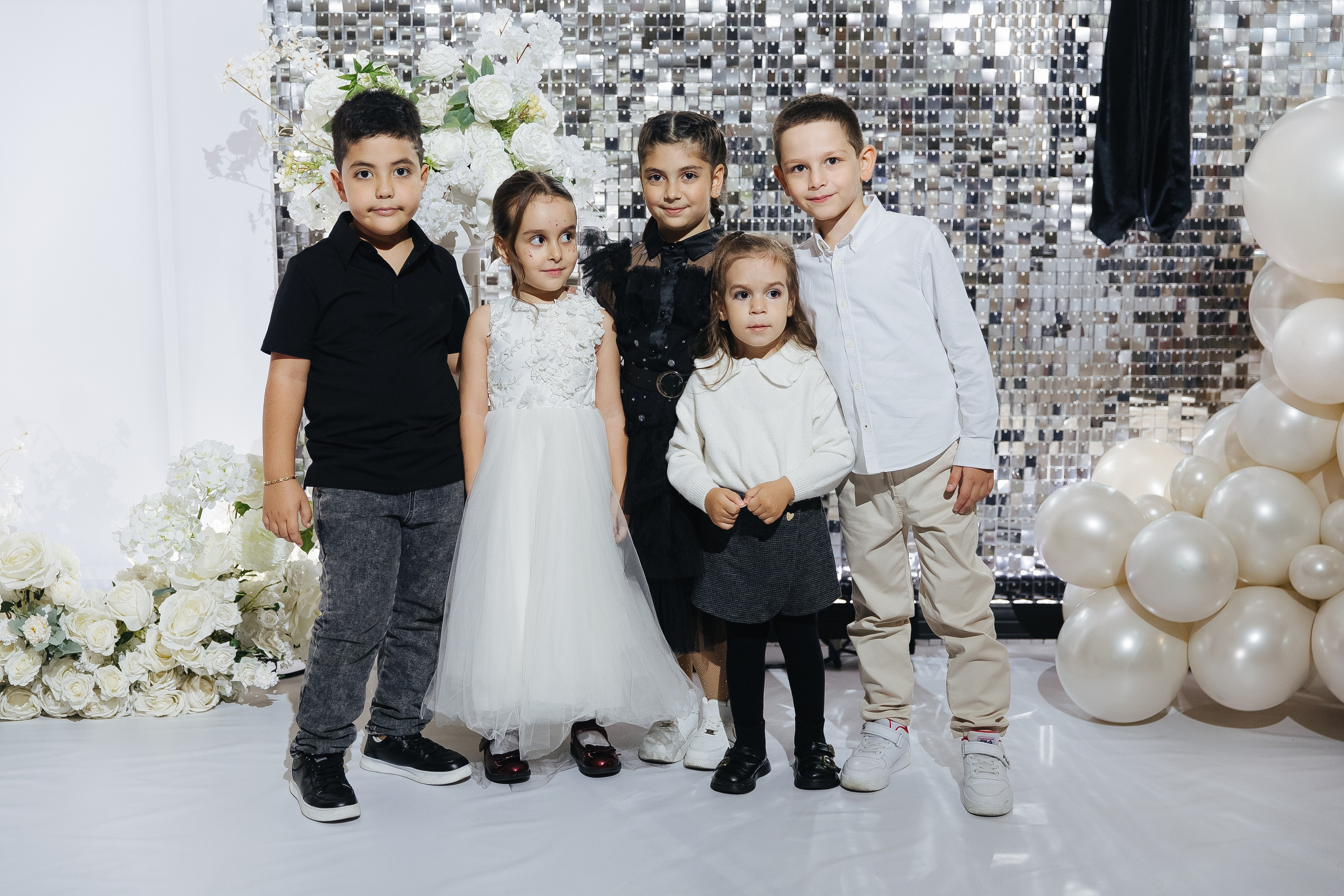 Ани и Назели. 35&5 День рождения, «Янтарь». Фотограф в Красноярске Надежда Воскресенская