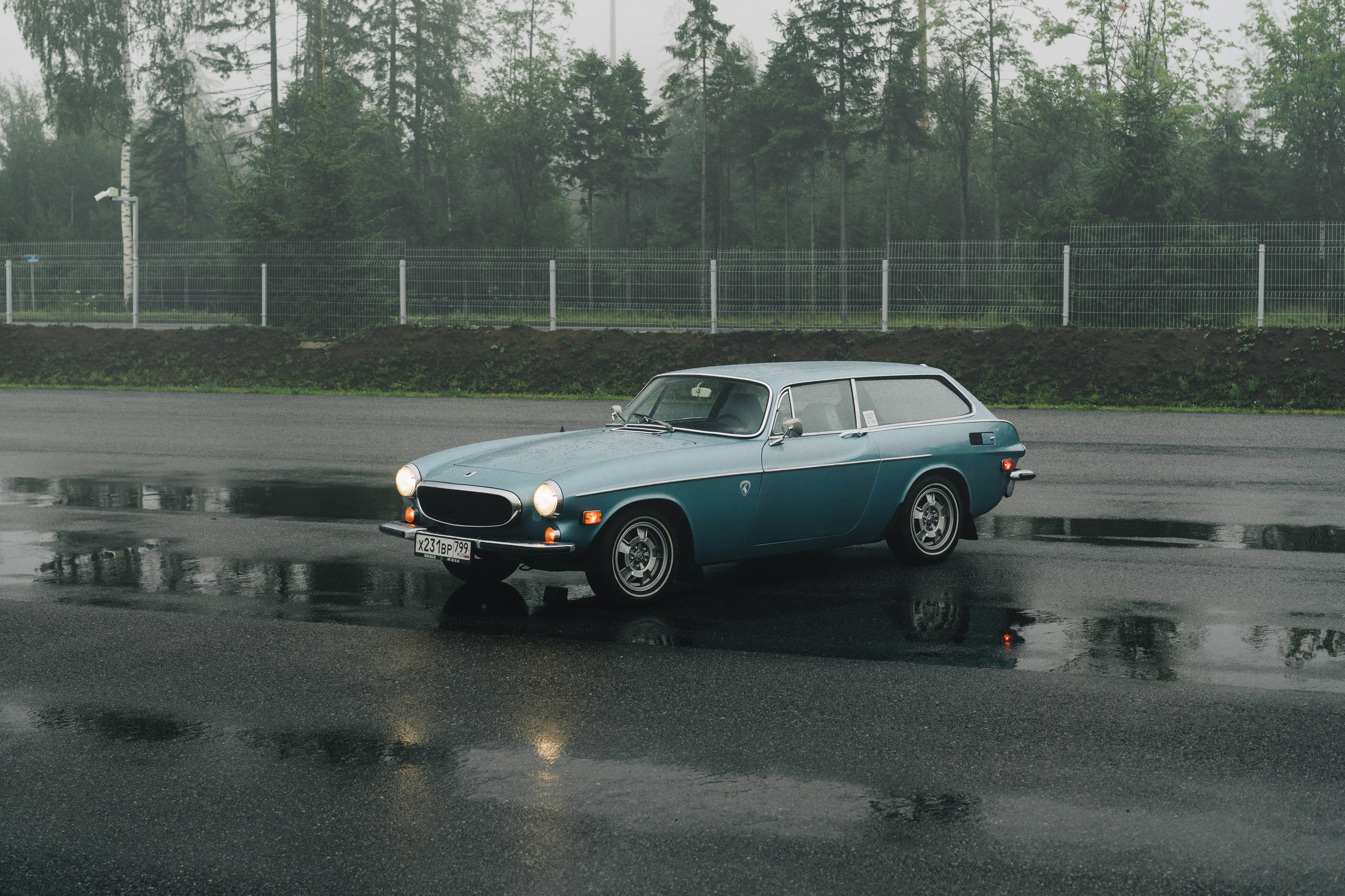 Volvo P1800ES. Автомобильный фотограф Антон Цырулев