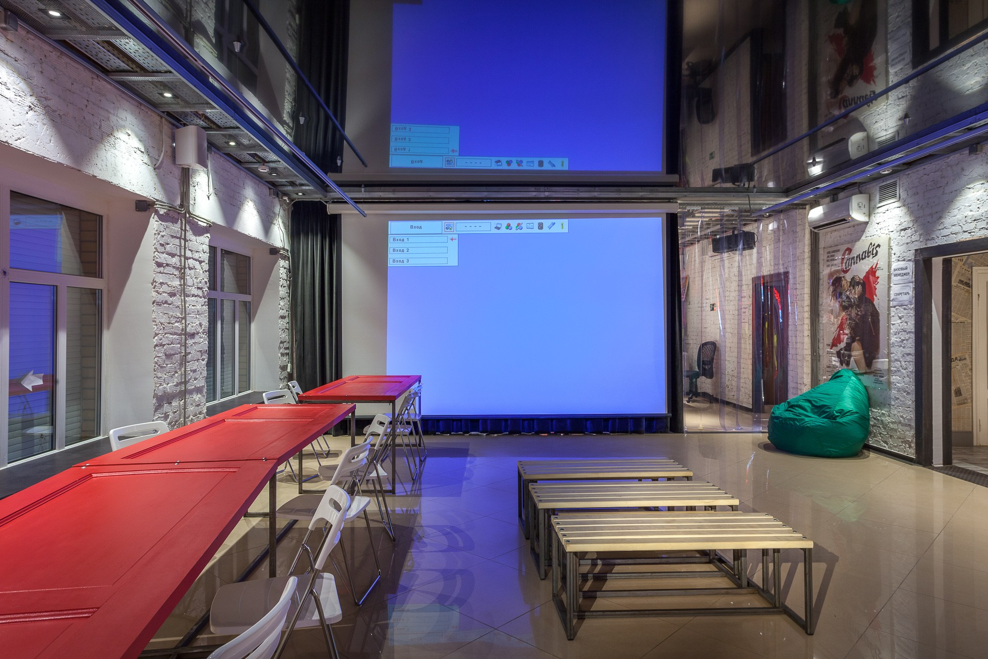 ОФИС АГЕНСТВА НА ЯУЗСКОЙ                                                             Архитектура: Зайцев С.                                                                                Дизайн: Работнов А.   