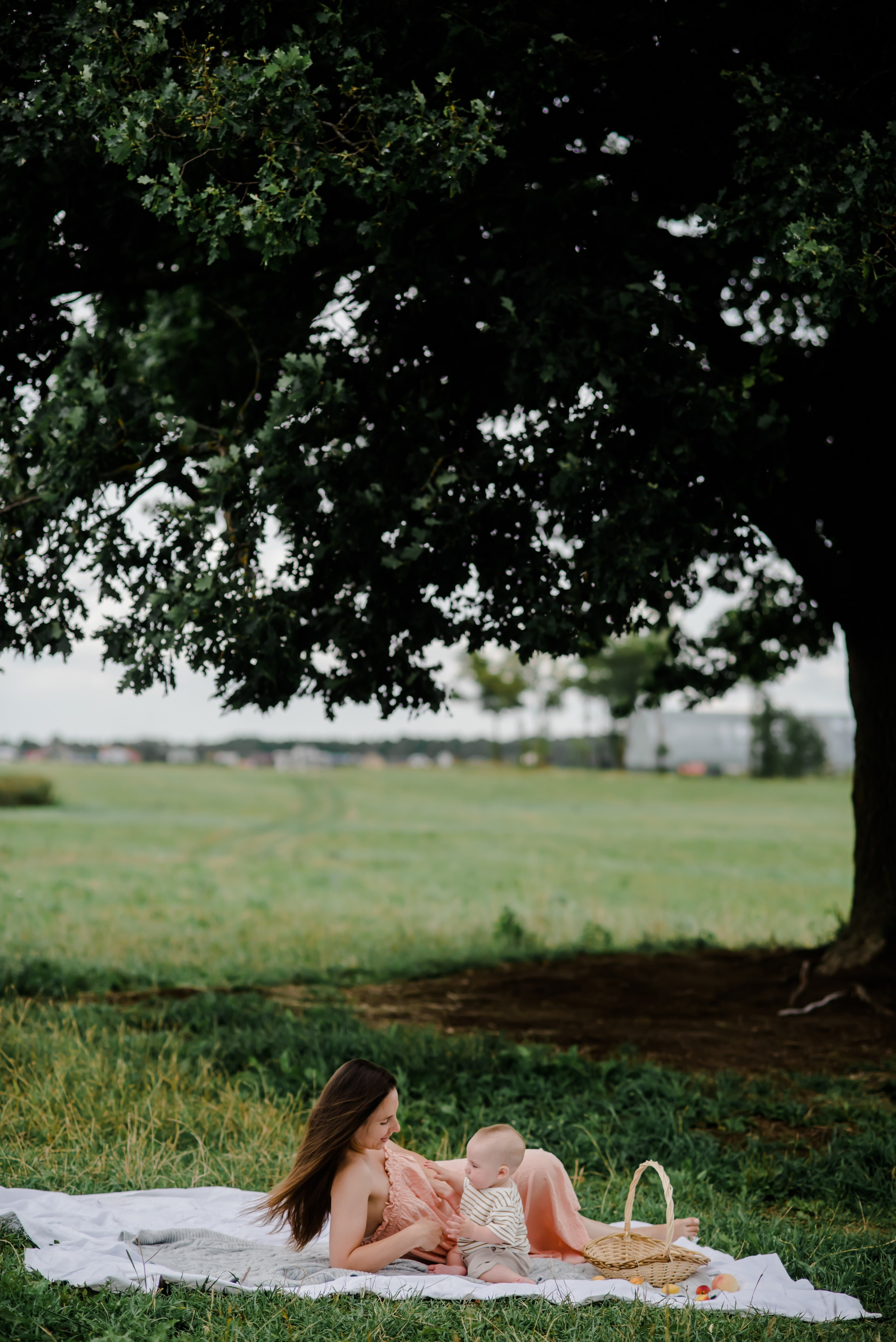 Анна и ее семья, фотосессия в поле. Свадебный и семейный фотограф Евгения Кононова