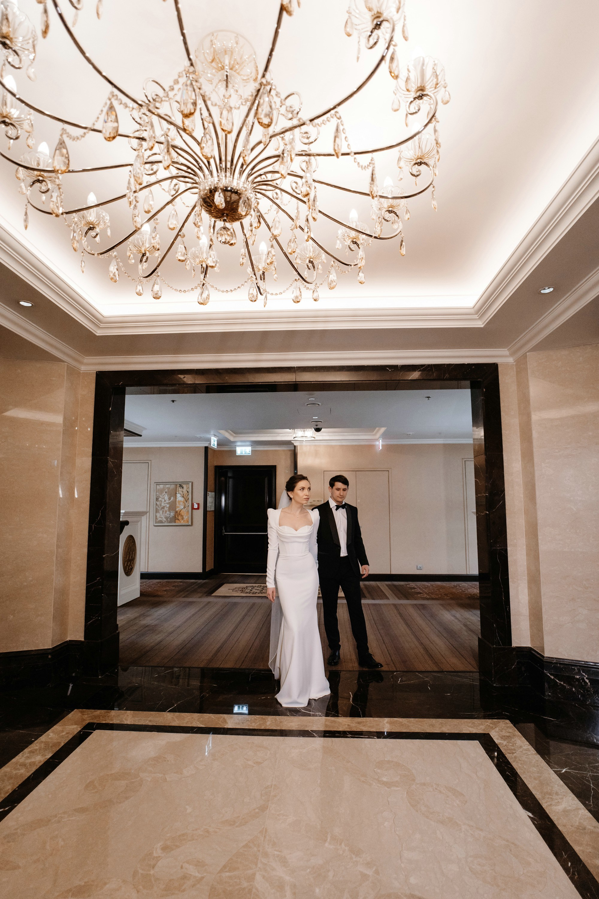 Фотосессия свадьбы в Lotte Plaza. Свадебный и семейный фотограф в Москве Светлана Зоткина