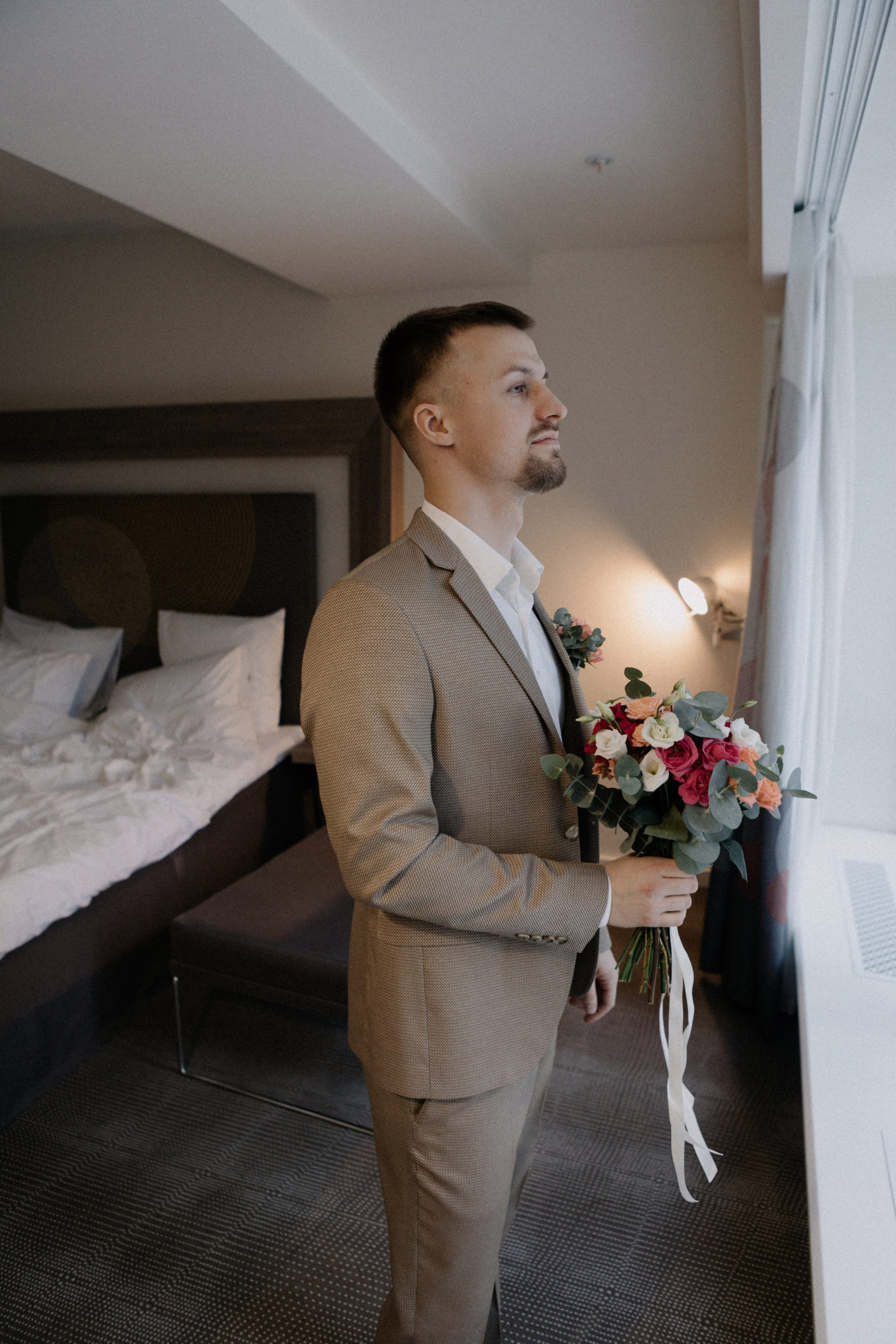 Ксюша и Илья. Утро в отеле роспись в Birds. Свадебный и портретный фотограф в Москве Анастасия Масюк