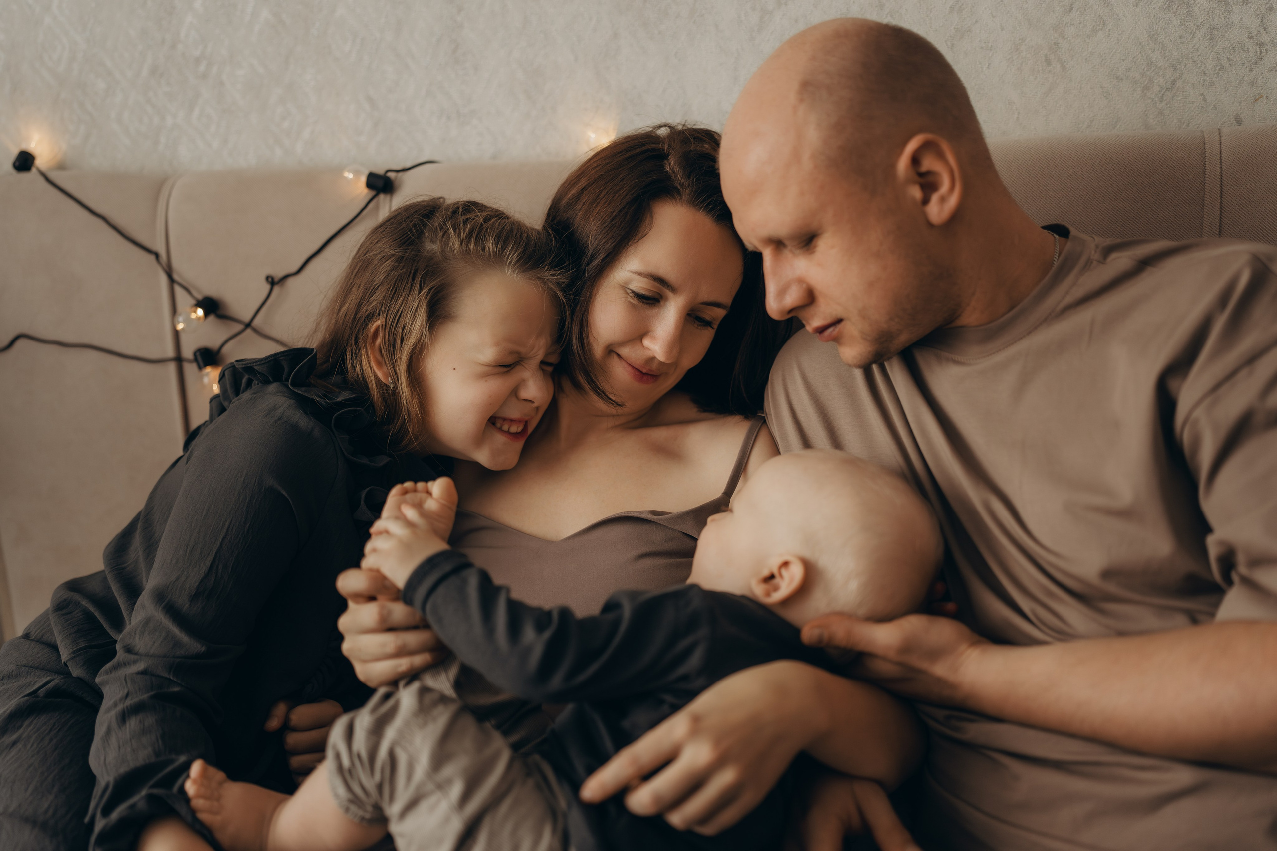 Уют и запах елки. Семейный фотограф Москва. Фотограф беременности и материнства Москва