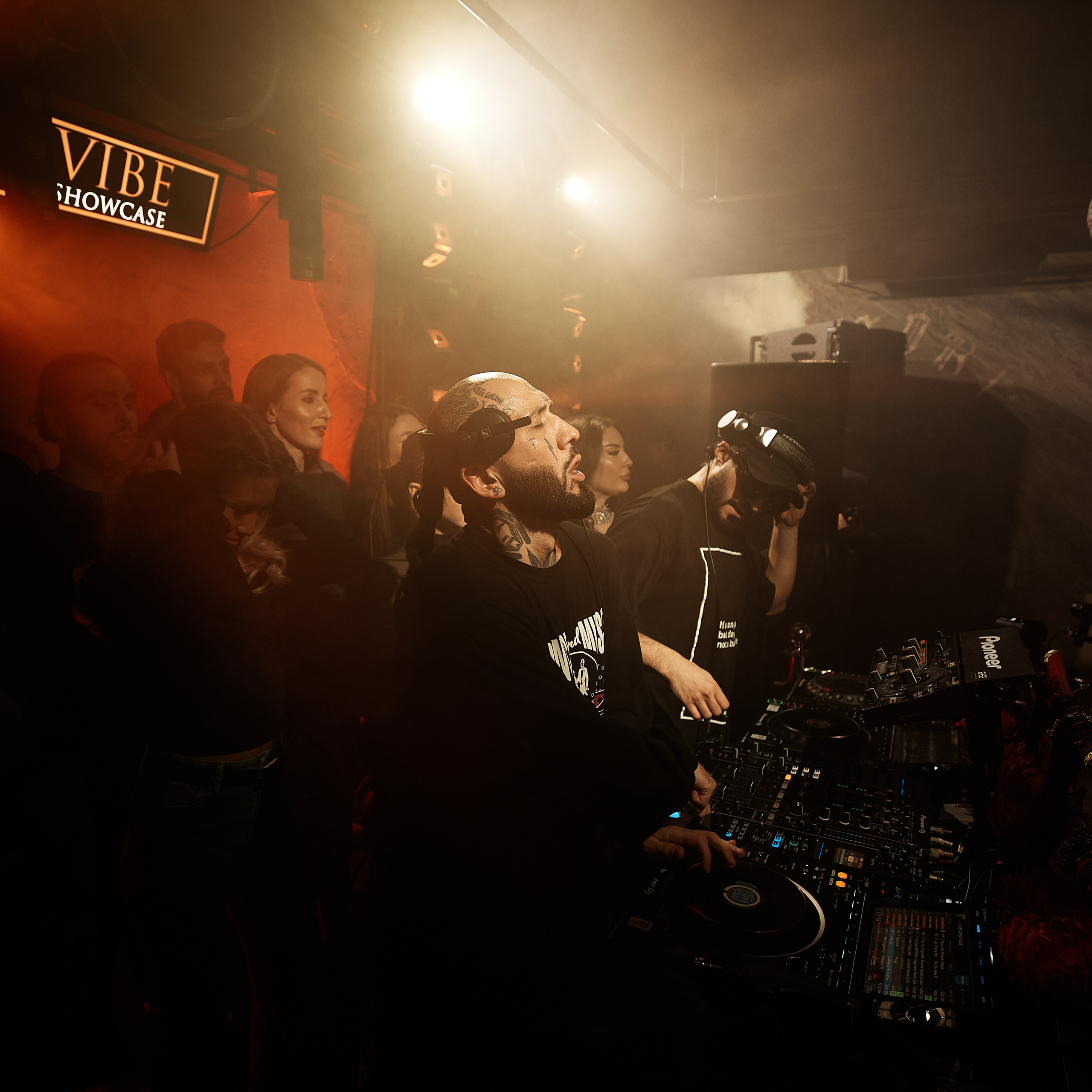 PLUS VIBE Party. Репортажный фотограф в Москве Дмитрий Масленников