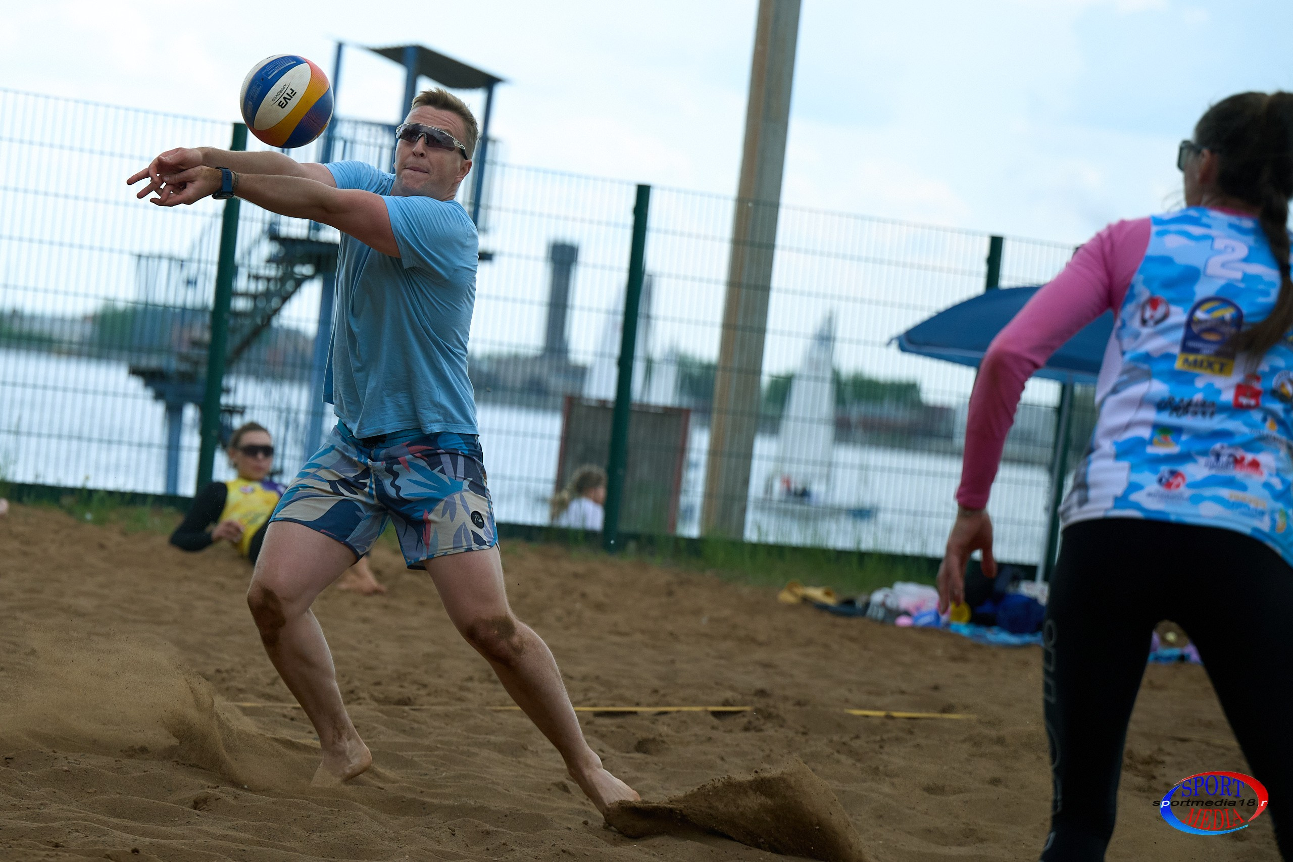 Пляжный волейбол. ПРИВОЛЖСКАЯ ЛИГА MIXT Ижевск 18.05.2025. Спортивный репортажный фотограф в Ижевске Сергей Мерзляков