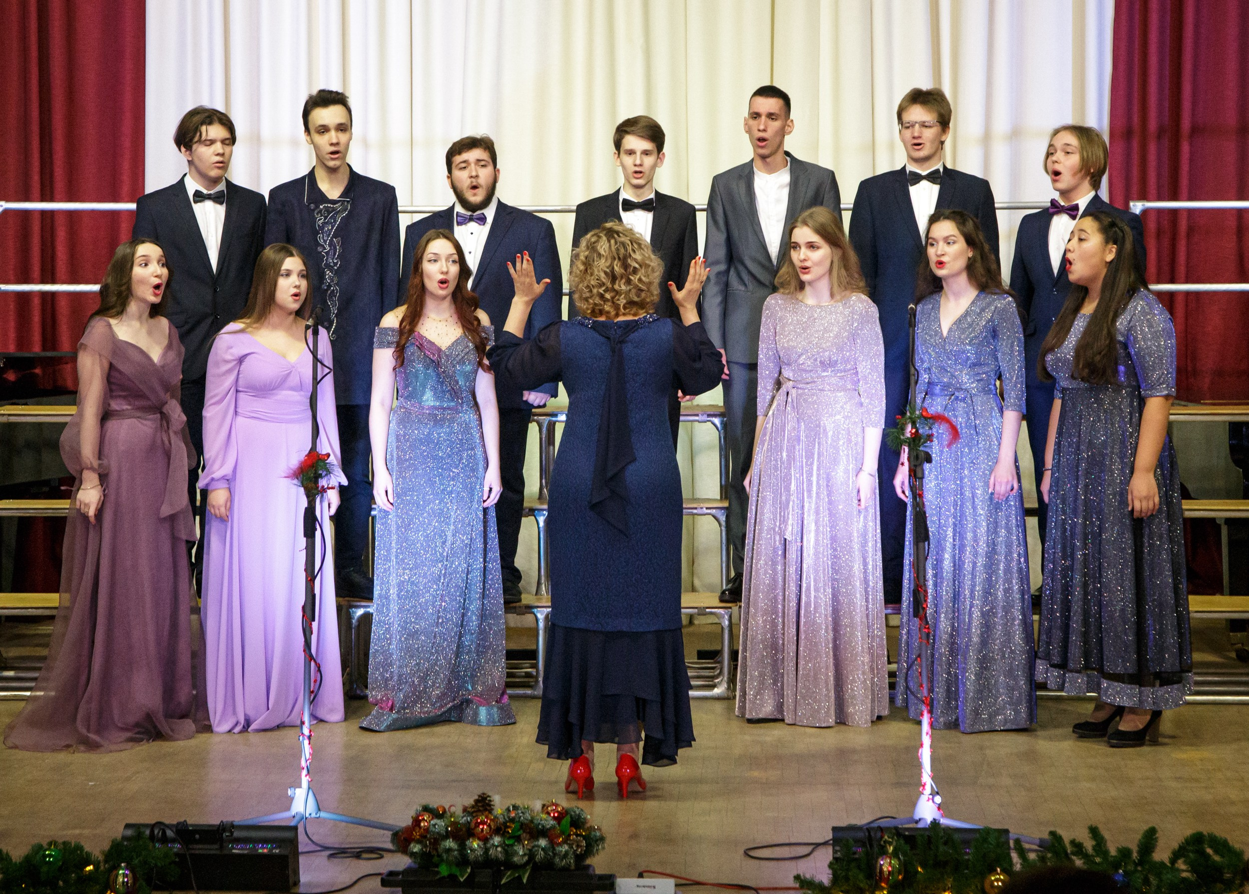 Выступление хоровых коллективов. Фотограф Юлия Близнецова