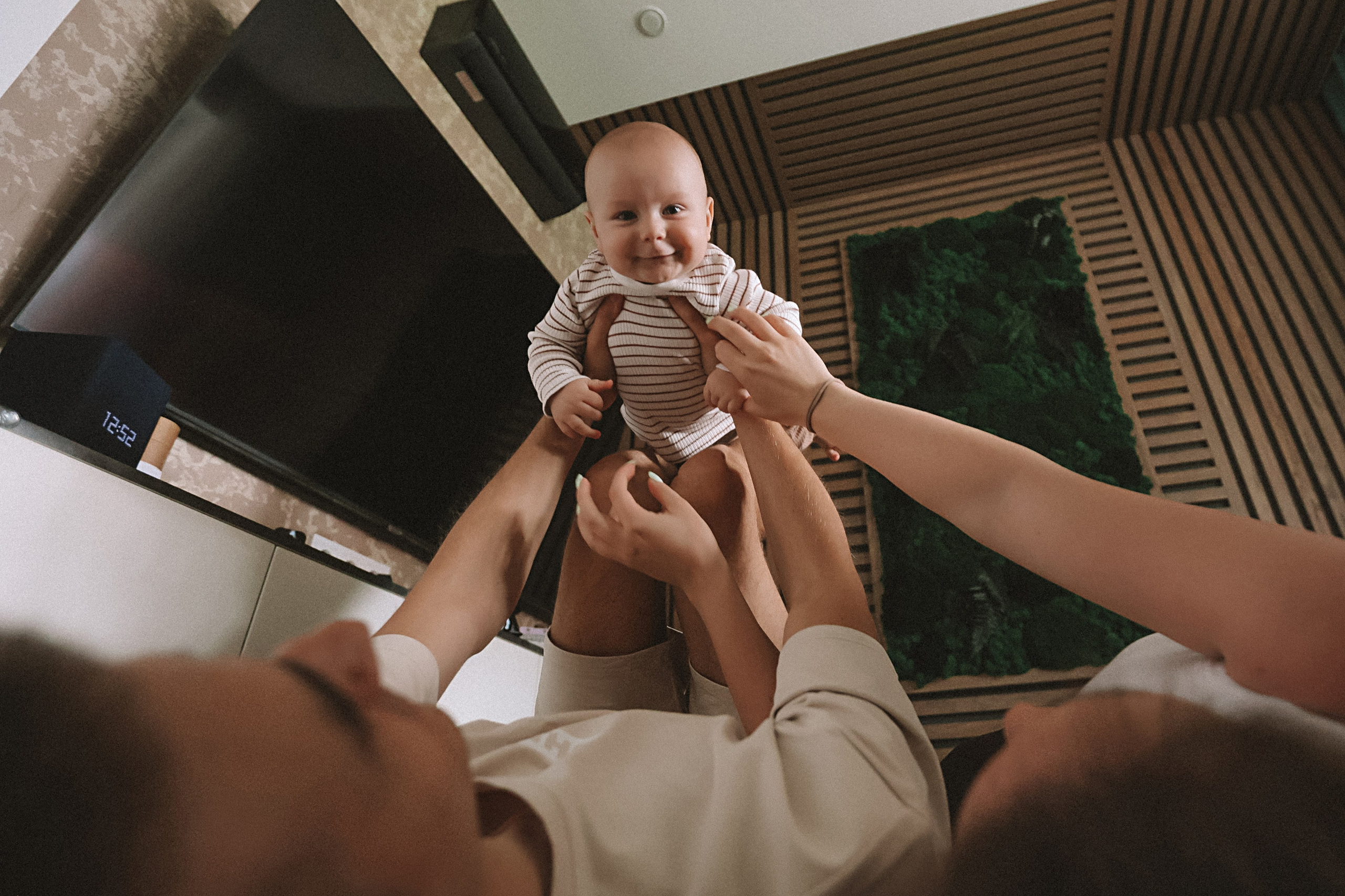 Мише 8 месяцев. Семейный фотограф Тюмень, фотограф на роды Салмина Мария