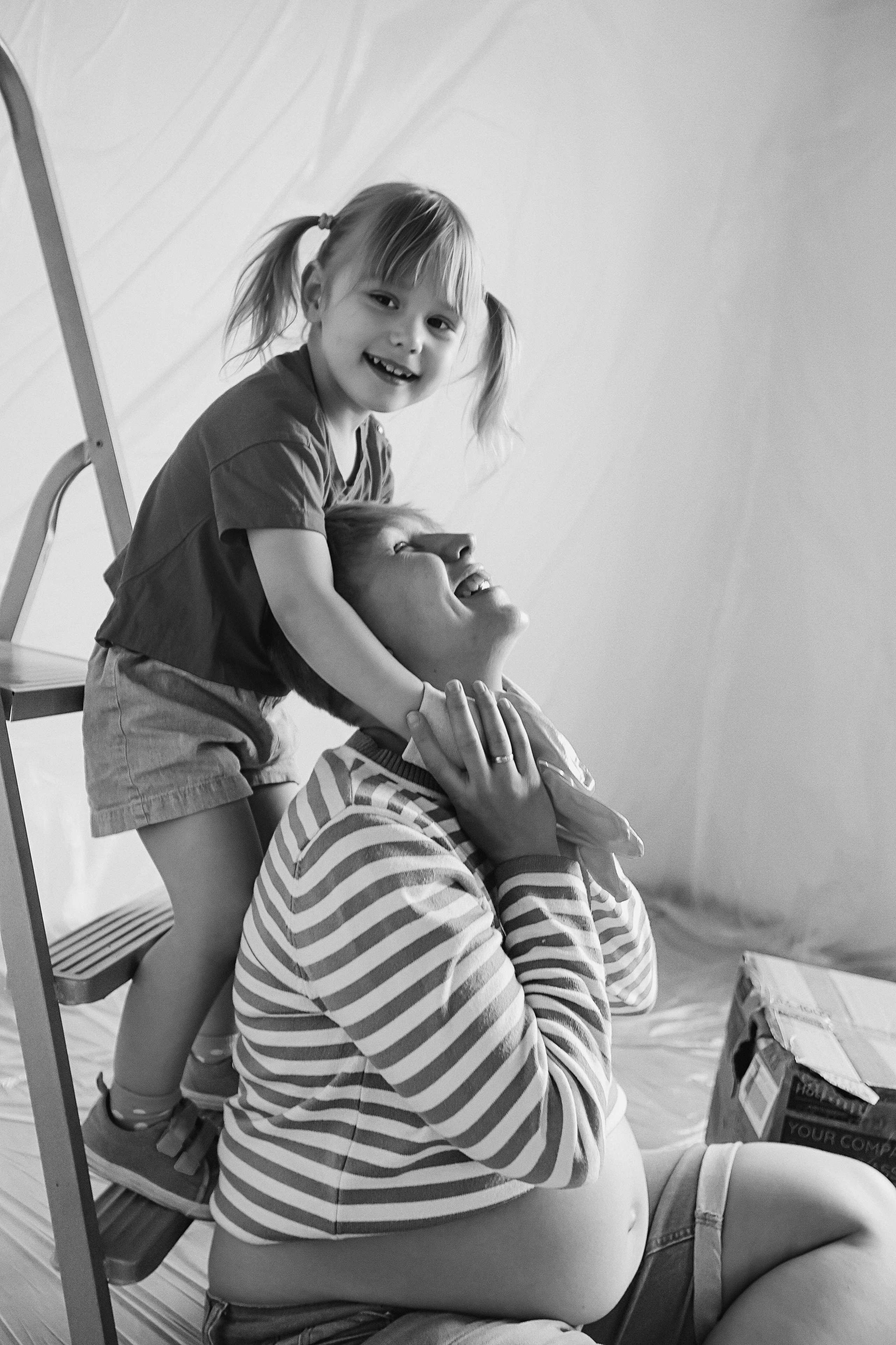 Ремонт. Семейный фотограф Тюмень, фотограф на роды Салмина Мария