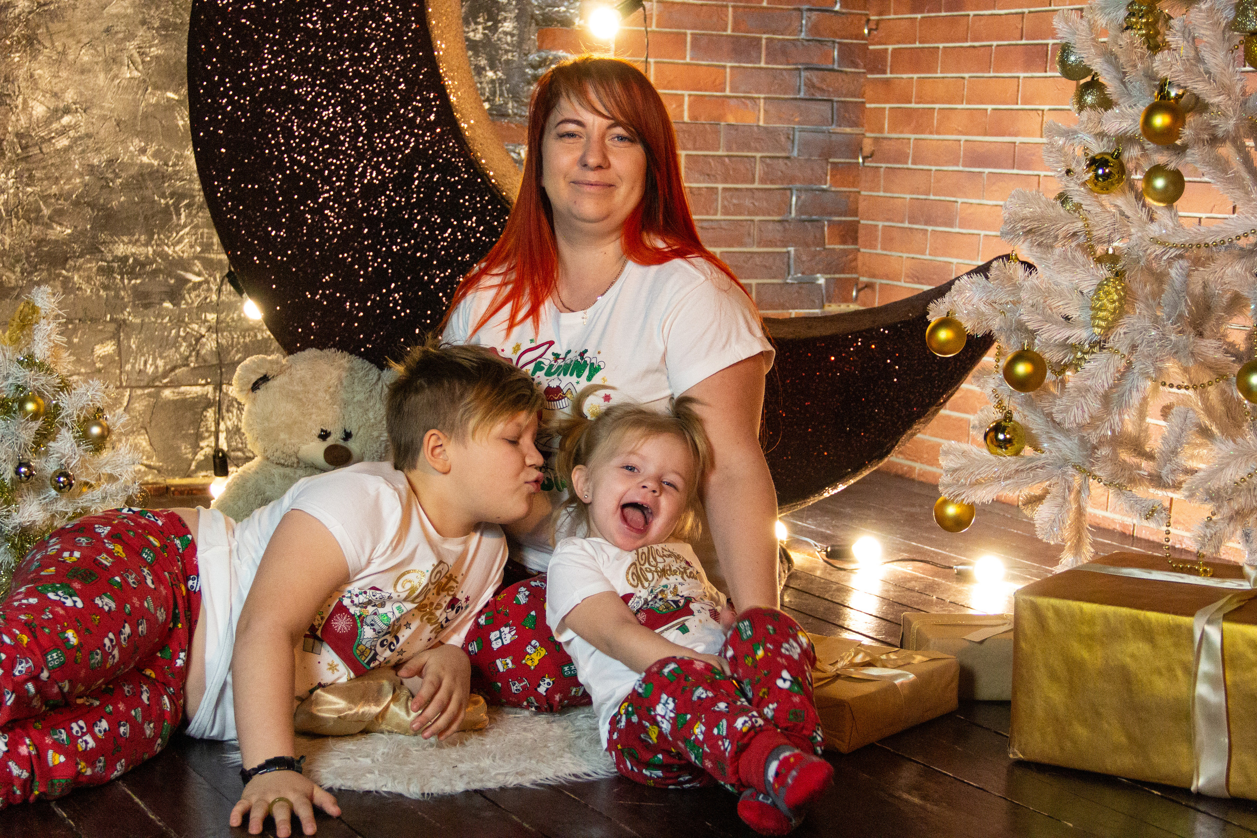 Братик, сестричка и мамочка). Фотограф Алёна Толмачева. Воронеж