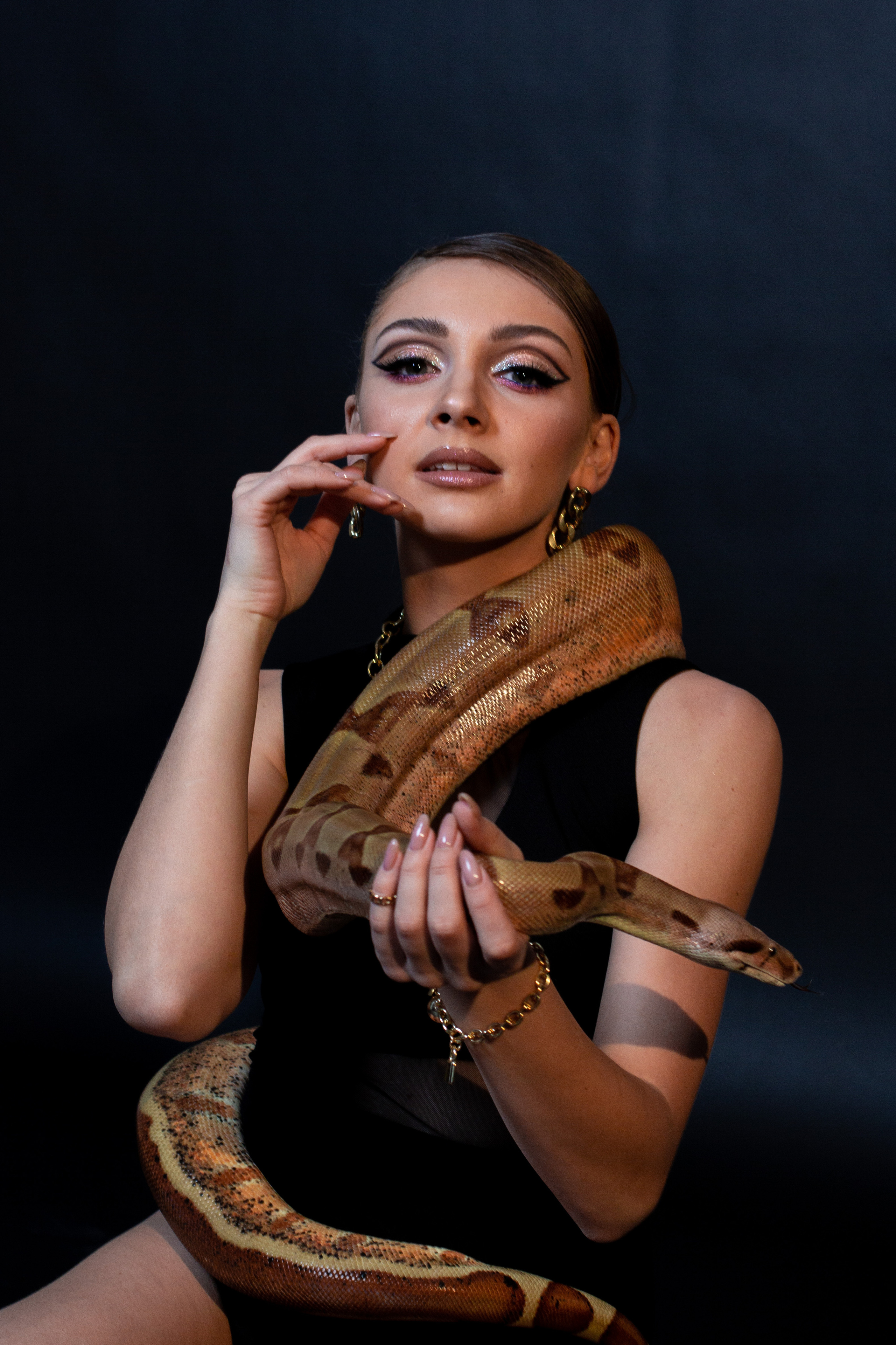 Девочка и удав. Фотограф Алёна Толмачева. Воронеж