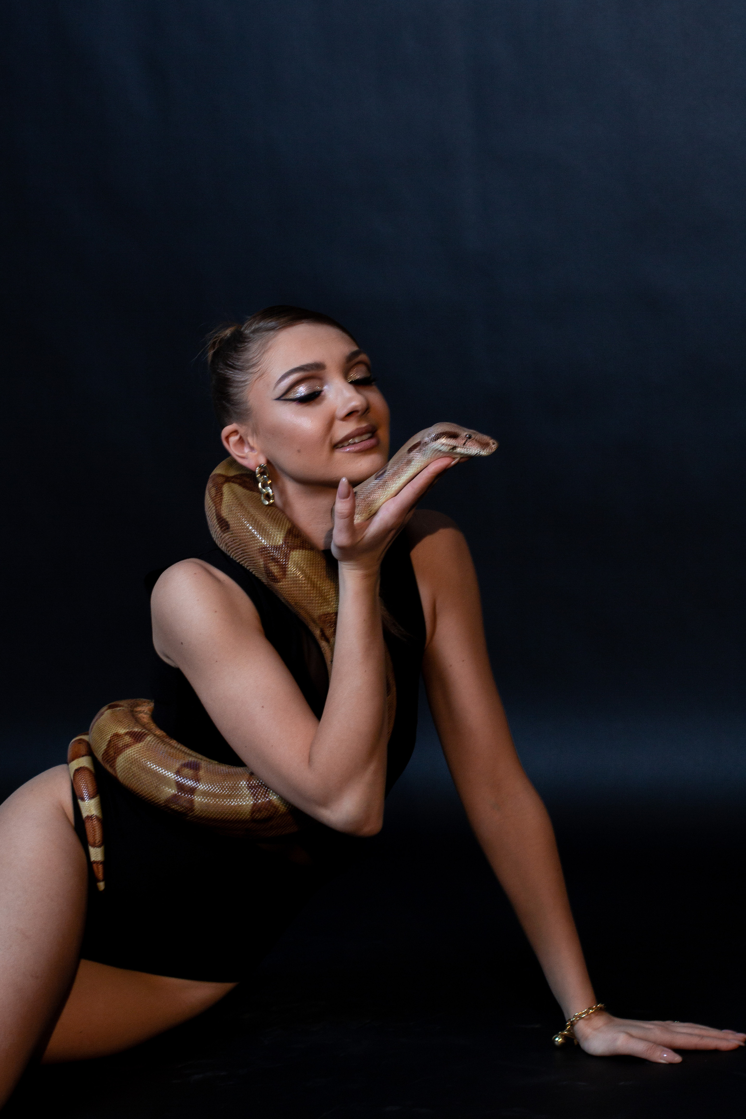 Девочка и удав. Фотограф Алёна Толмачева. Воронеж