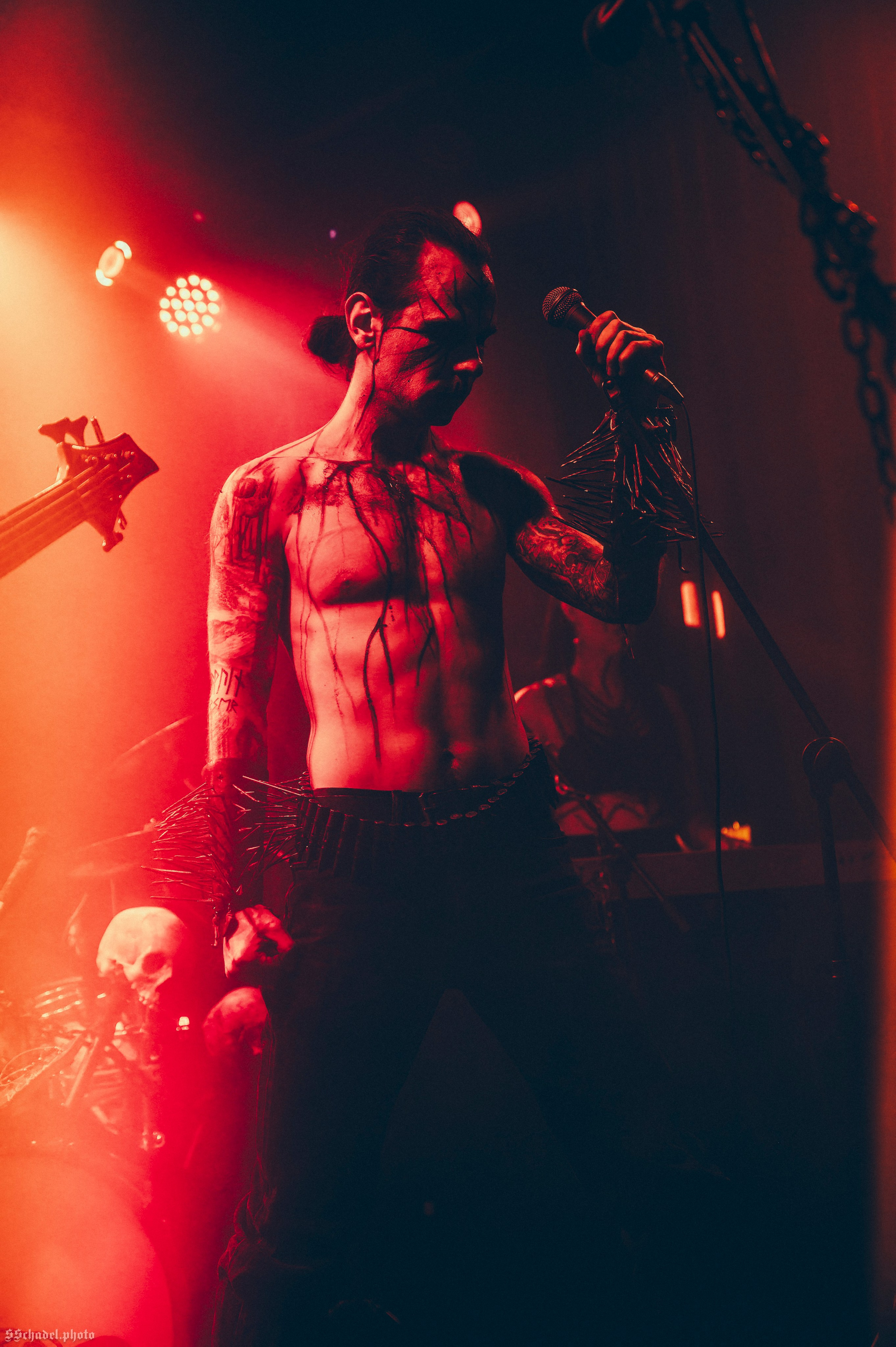 Frostlagte Måne 07.12.25. We will make everything metal!