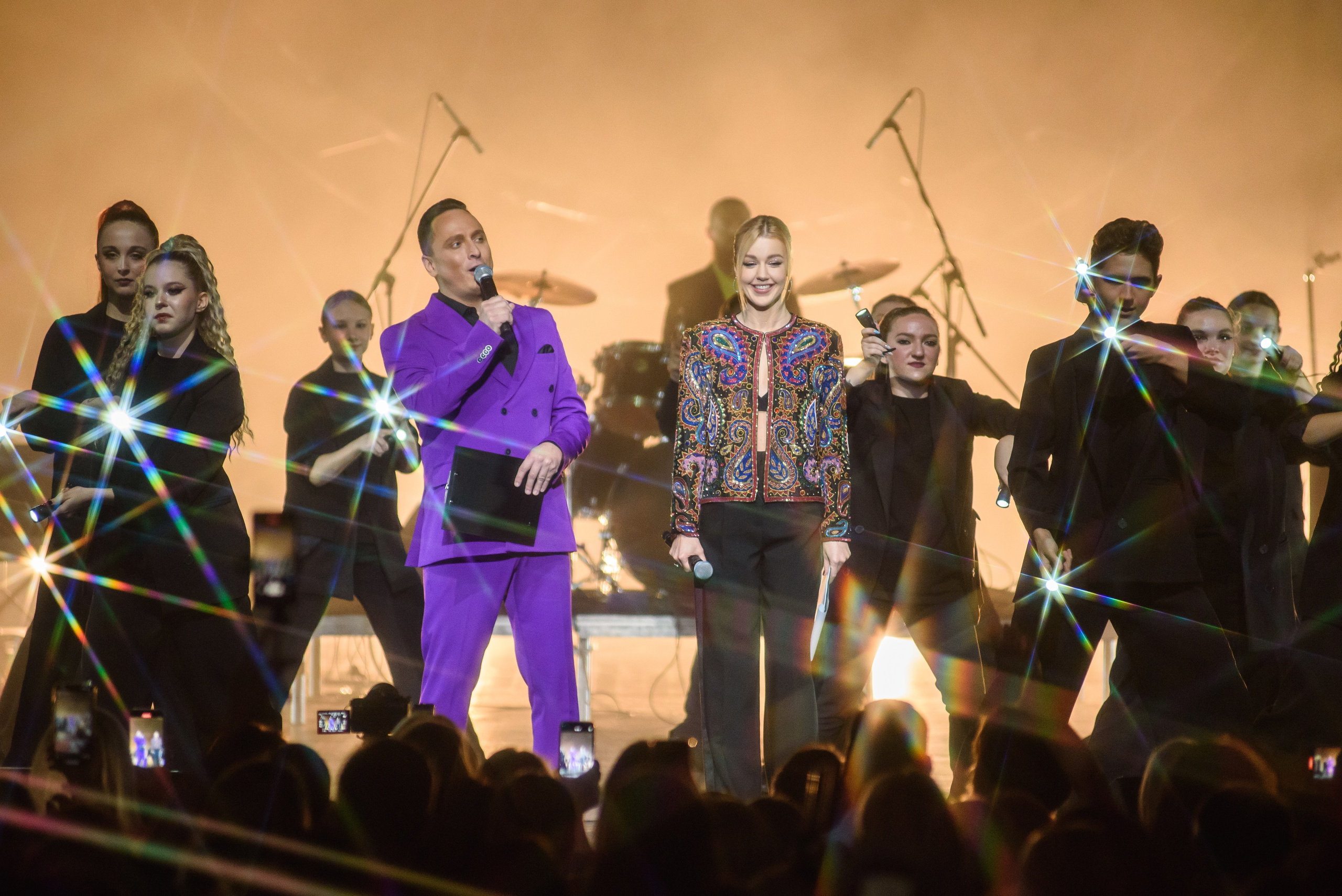 Дискотека 80-90-2000х — «Имена на все времена», Крокус Сити Холл. Бренд-фотограф для экспертов и блогеров в Москве Влада Горбовская