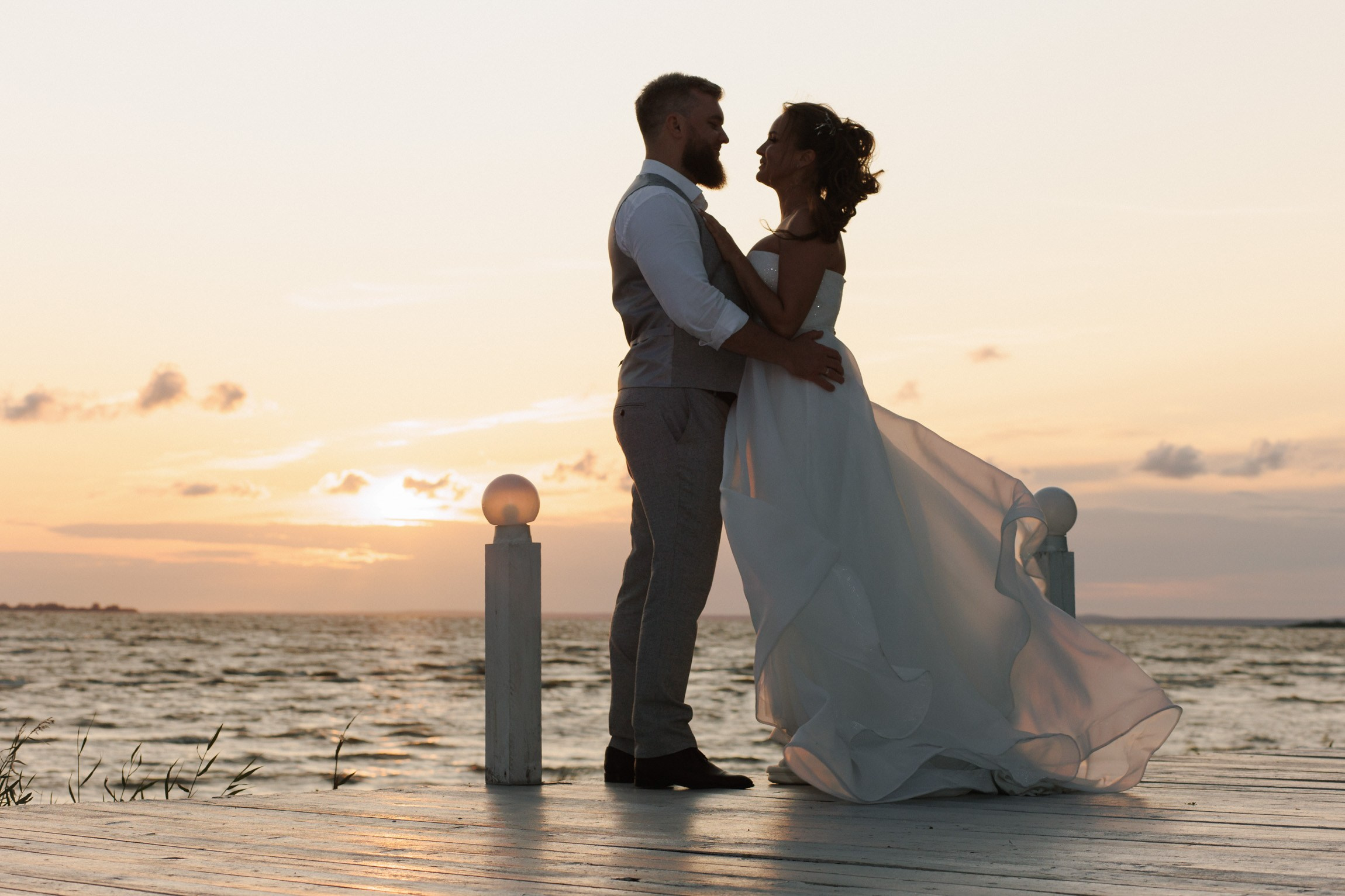 Свадебная фотосессия на финском заливе. Свадебный фотограф СПБ