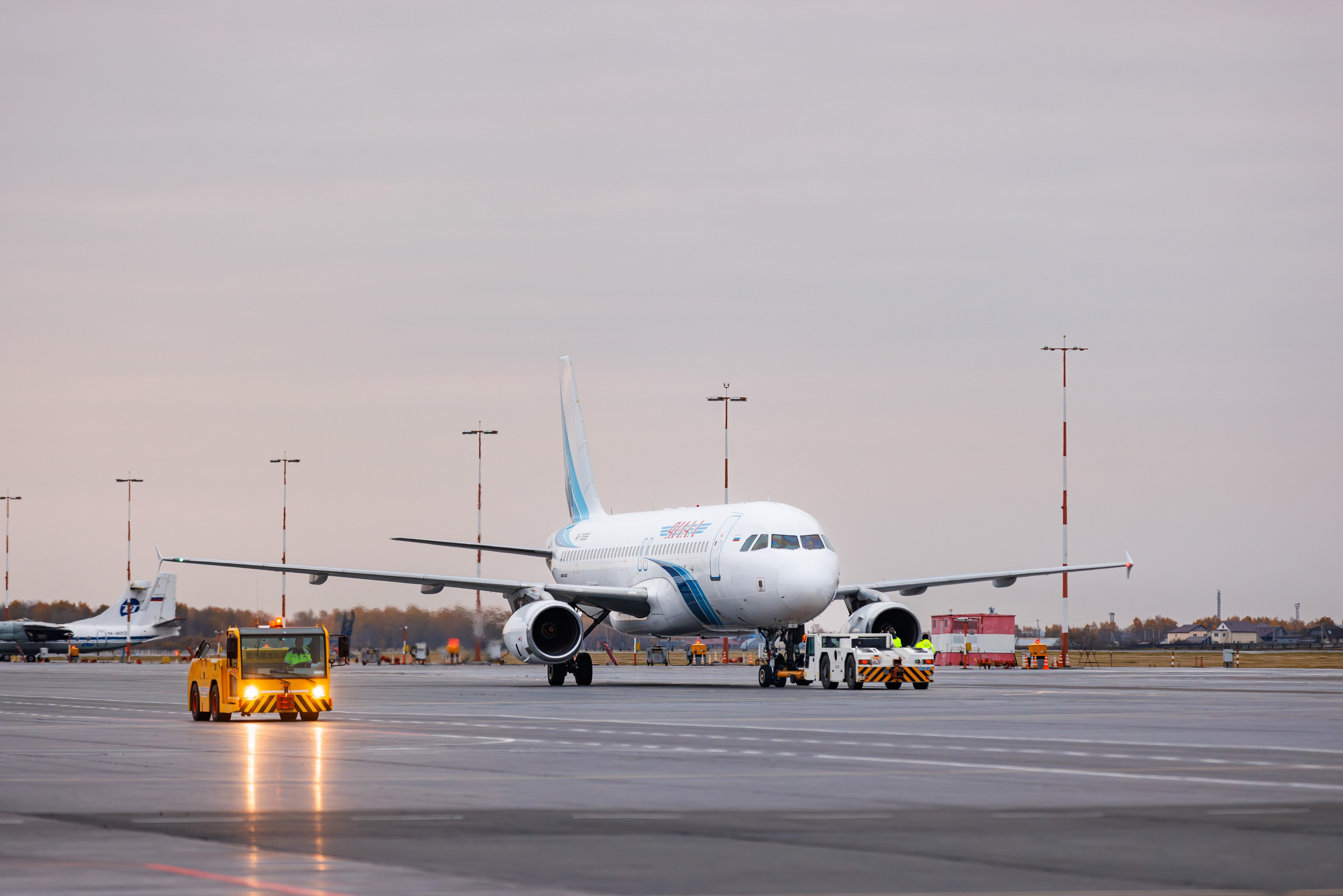 Споттинг аэропорт Рощино. Главная