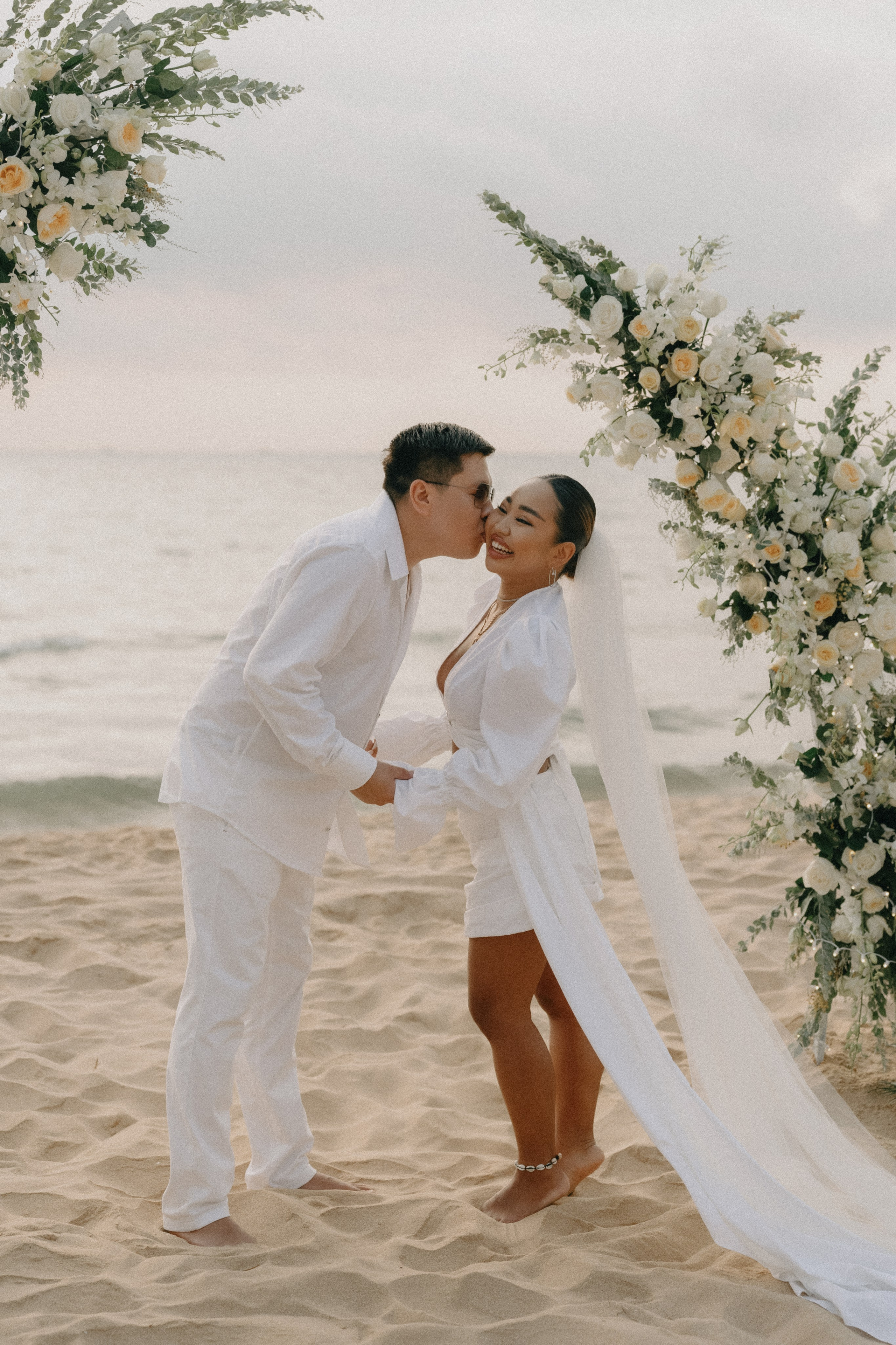 Руслан & Ирина. La Marée wedding agency Свадебное агентство на Фукуоке, Вьетнам — организация свадеб, декор, координация и помощь парам для идеального дня