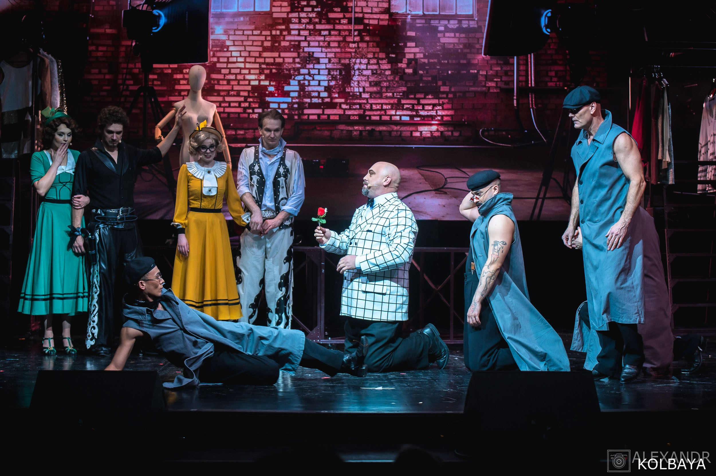 Фотографии со спектакля «Привет, я тетя Чарли». Концертный и театральный репортажный фотограф в Москве Александр Колбая