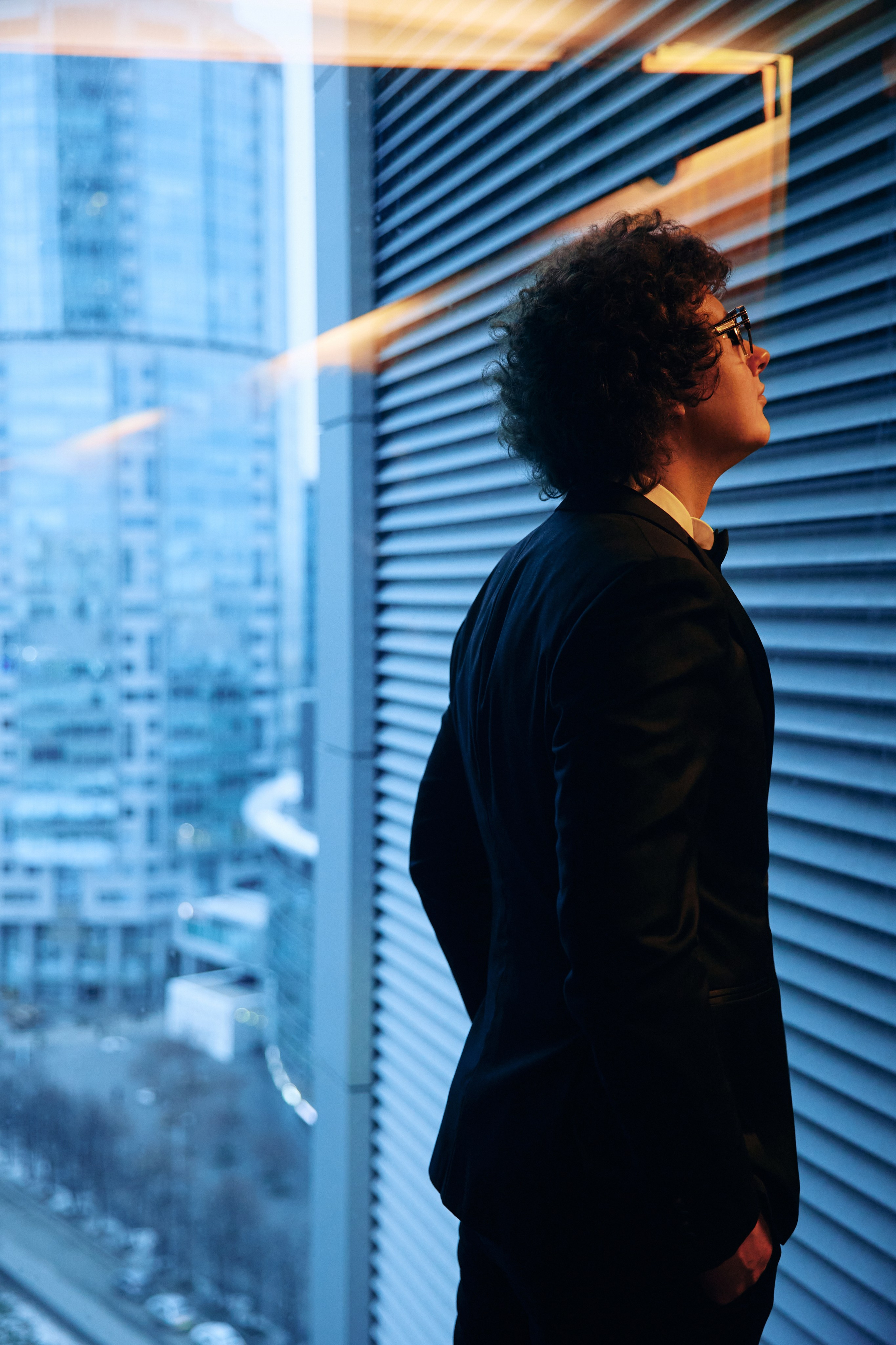 Фотосессия для ведущего Евгения Калашникова: создание стильного визуального контента для личного бренда. Дмитрий Мазуркевич: Профессиональный Репортажный Фотограф