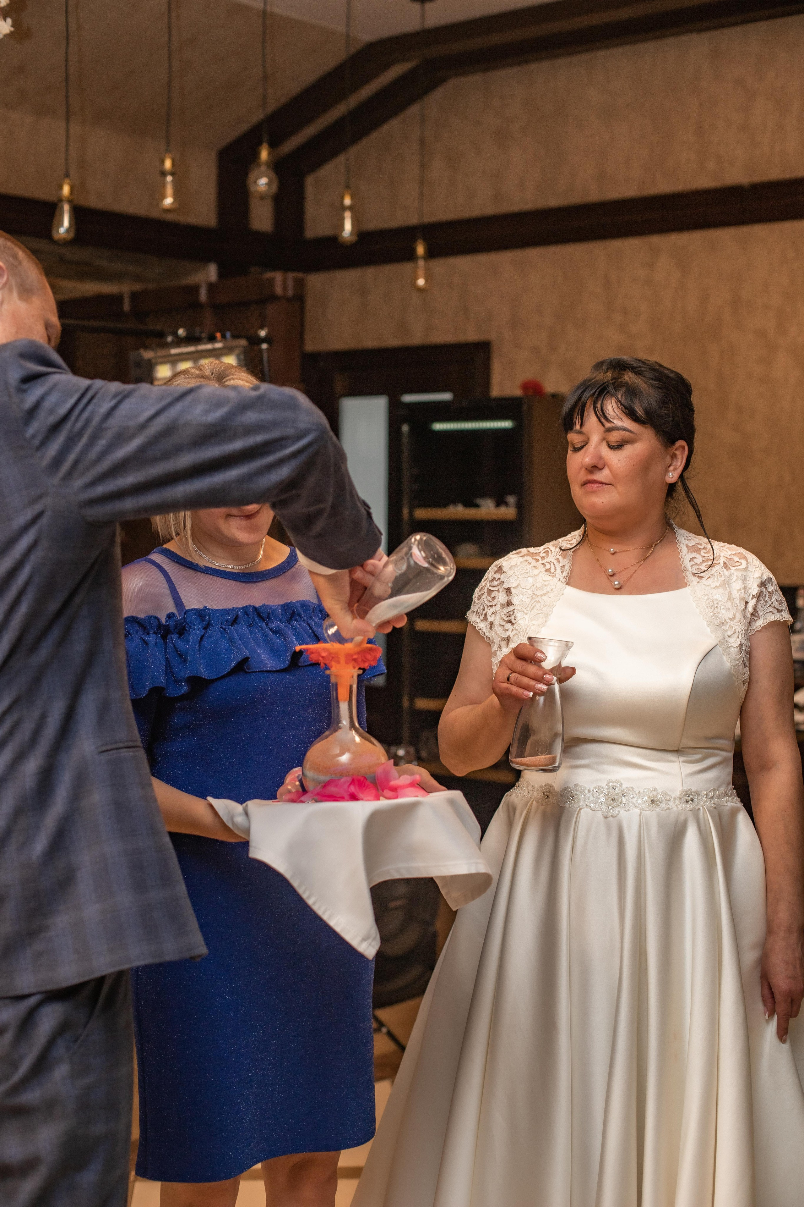 Репортаж торжества в ресторане. Семейный свадебный интерьерный фотограф Тверь Санкт- Марина Свистунова