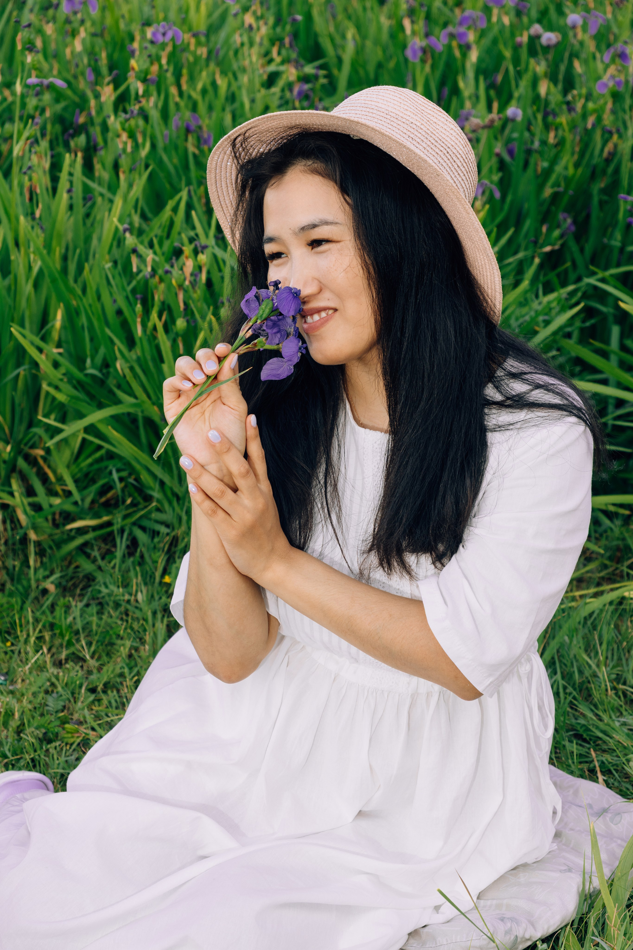 На ирисовом поле. Фотограф Якутск Зоя Николаева