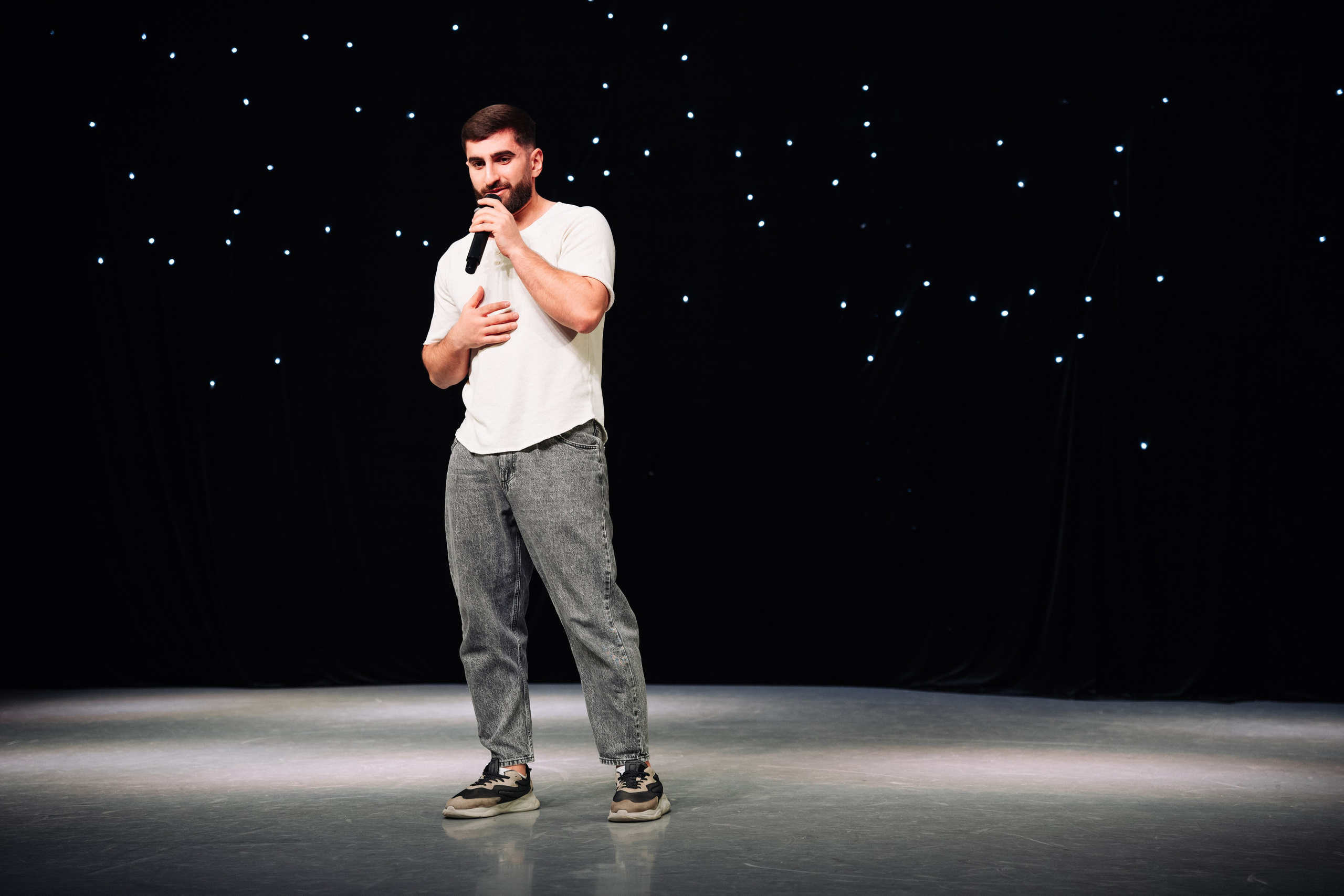 Благотворительный концерт в помощь Артему Сардаряну. Фотограф Артем Севостьянов. Профессиональная фотосъемка в Ногинске, Москве, Московской области и за границей