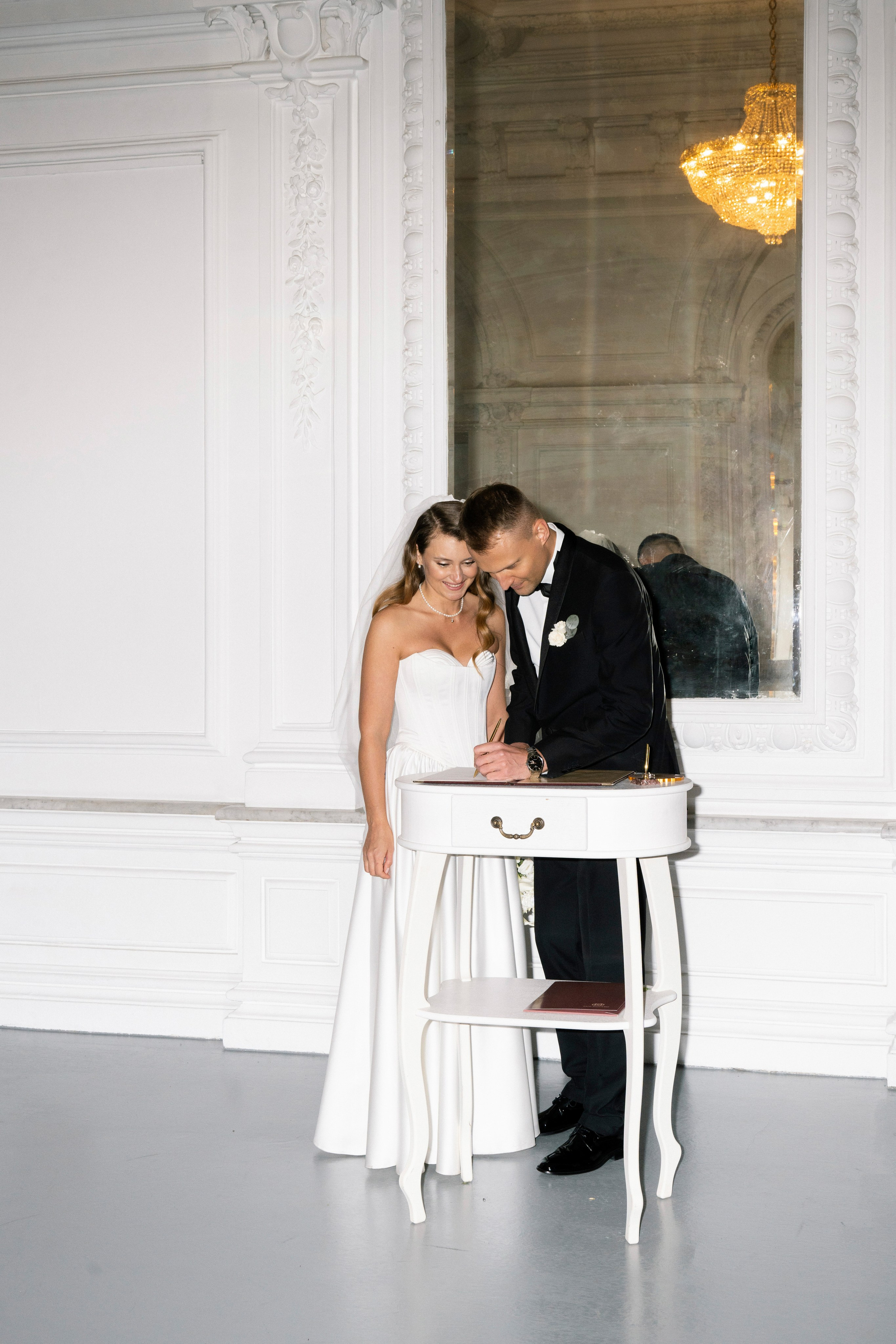 Иван и Рума. Москва. Сборы в отеле Marco Polo и роспись в особняке Спиридонова. Свадебный фотограф Катерина Чулкова