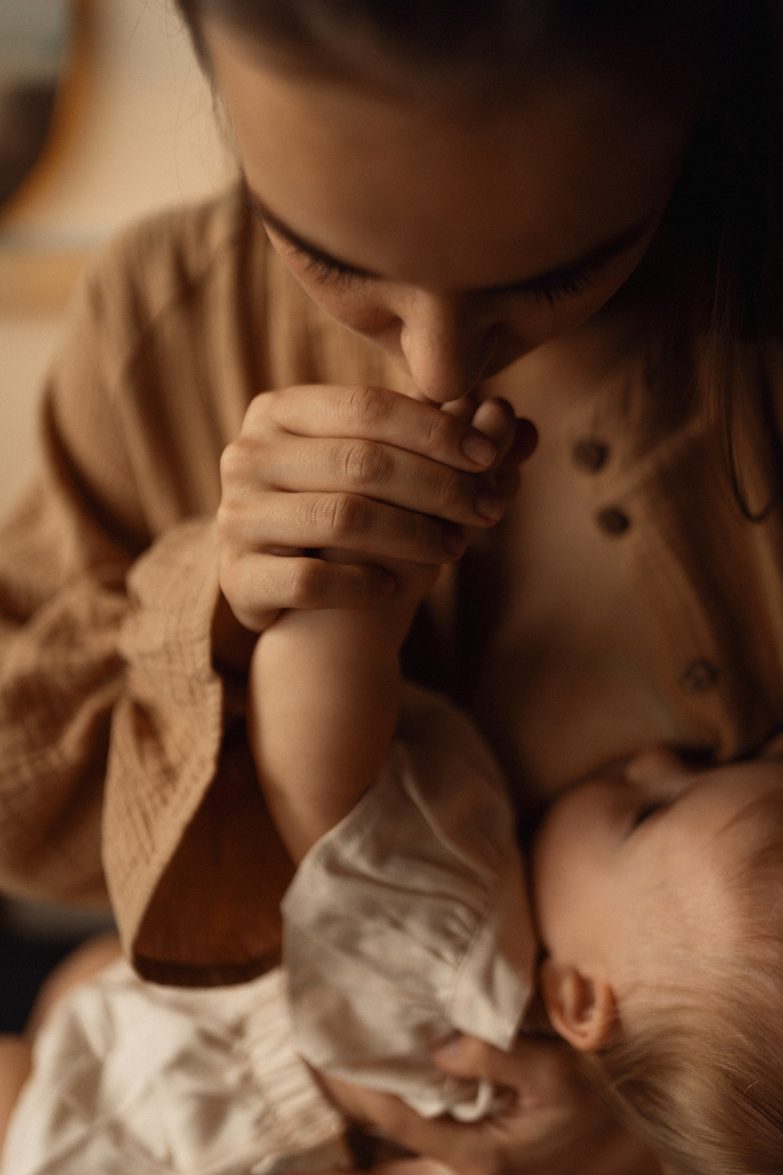 В мастерской художника. Семейный фотограф Москва. Фотограф беременности и материнства Москва