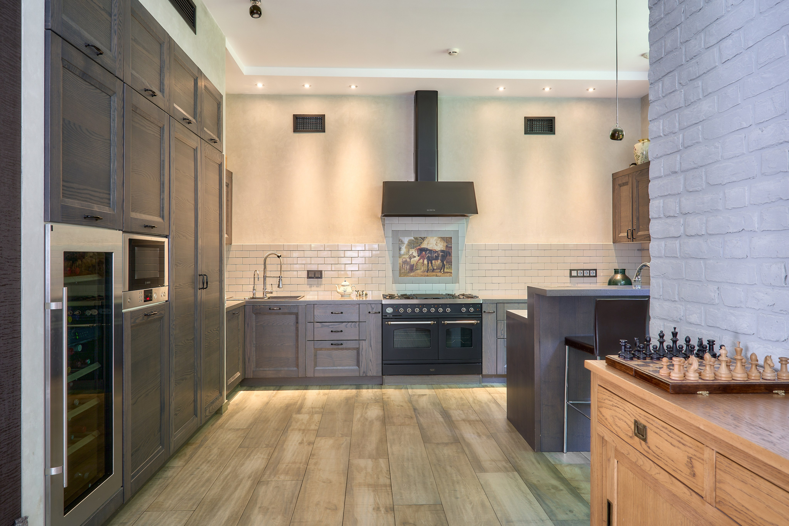 Профессиональная съёмка интерьеров в Новогорске для продажи дома — Быстрая сделка с качественными фото | vhaus. Видеопродакшн недвижимости и архитектуры | Студия VHAUS