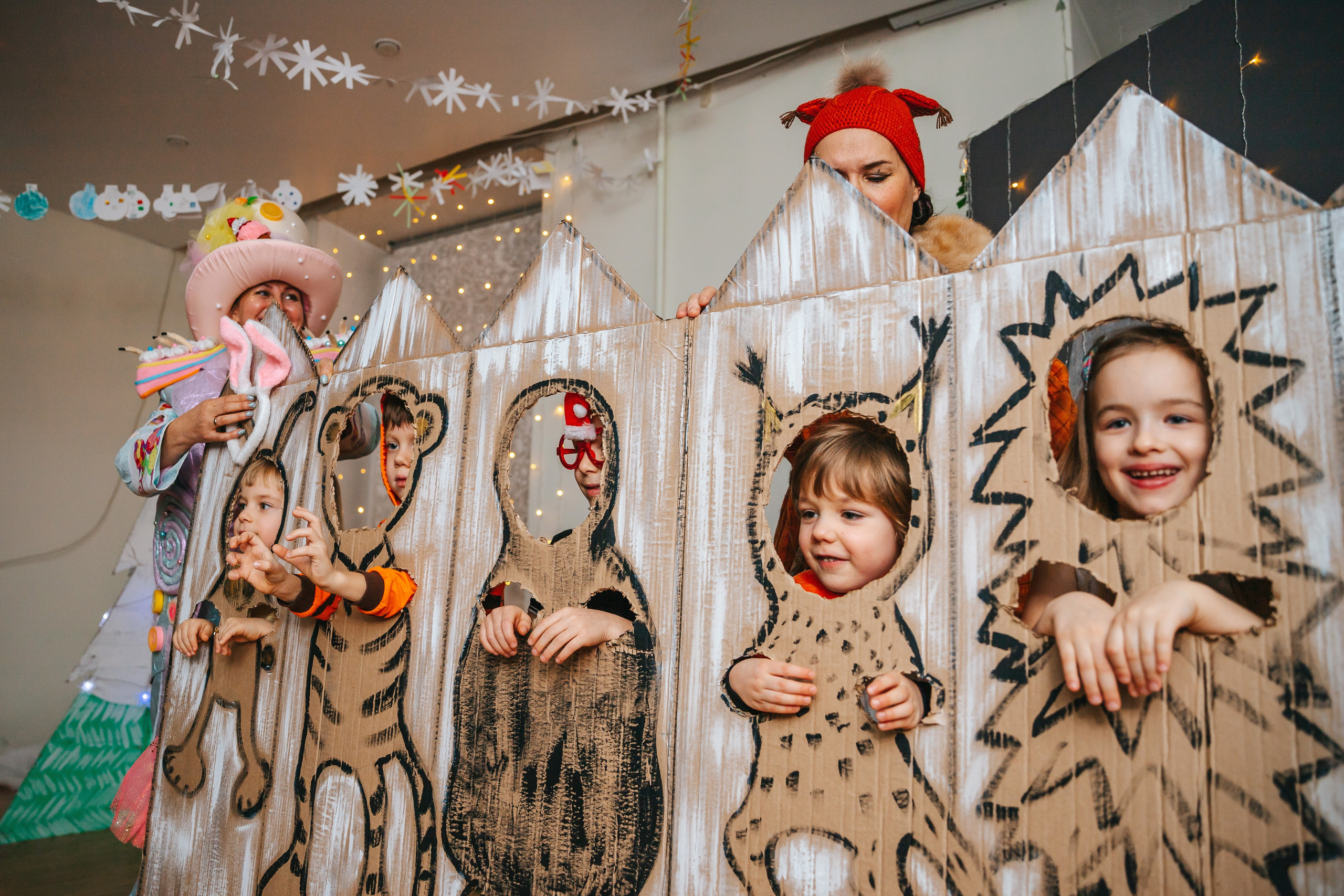 Новогодний утренник в Монтессори-садике. Семейный lifestyle фотограф в Санкт-Петербурге Людмила Пахомова